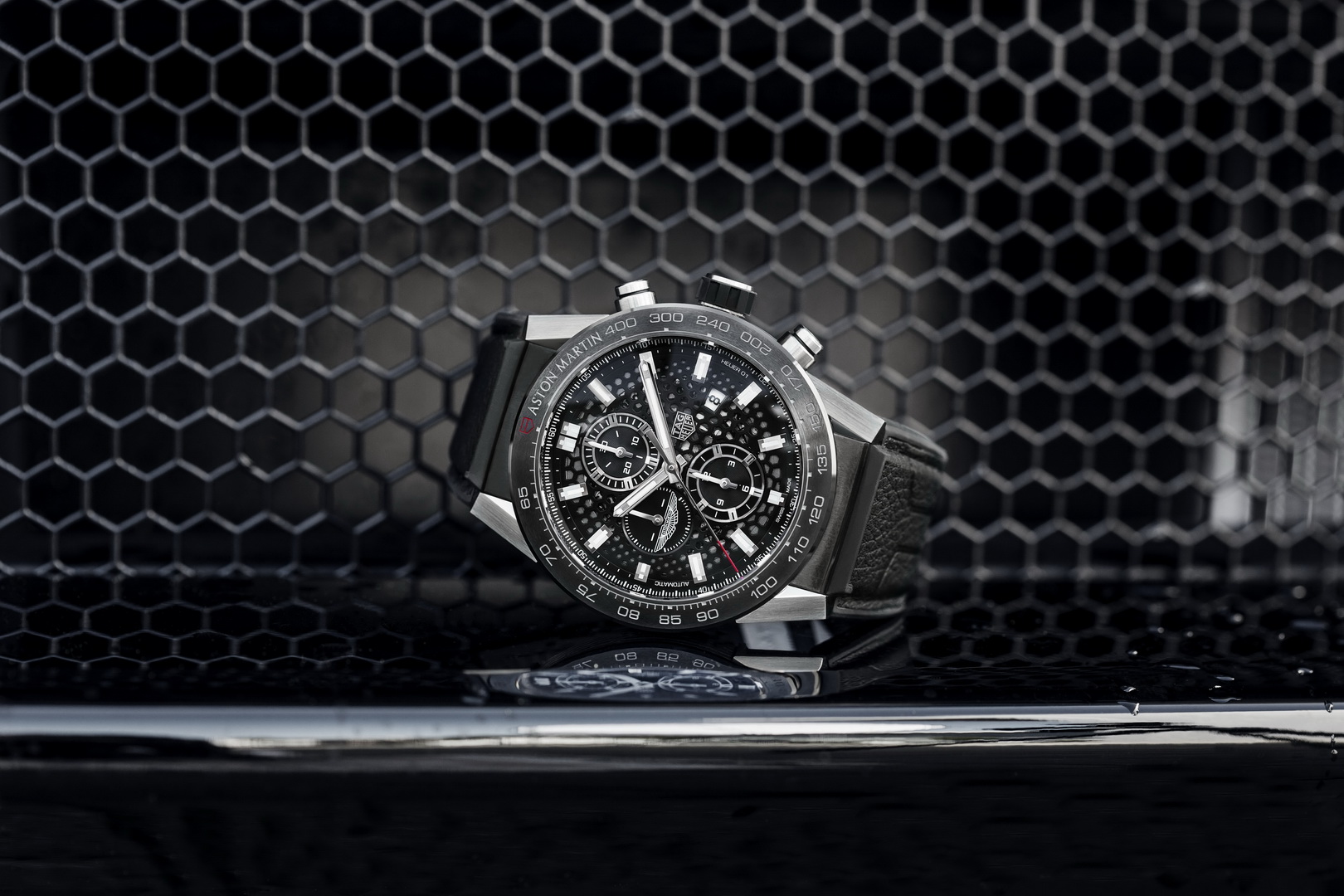 tag heuer carrera calibre heuer 01 aston martin special edition 1 Match Your Aston Martin With Tag Heuer’s New Chronograph