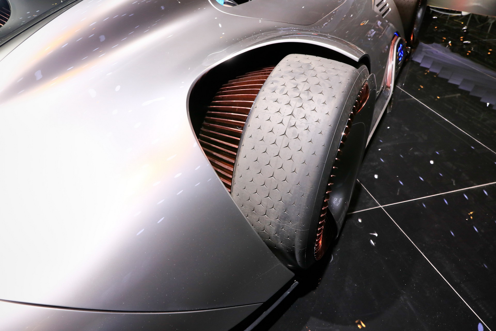 Mercedes B105 2018 Paris Auto Show Gallery: Mercedes-Benz