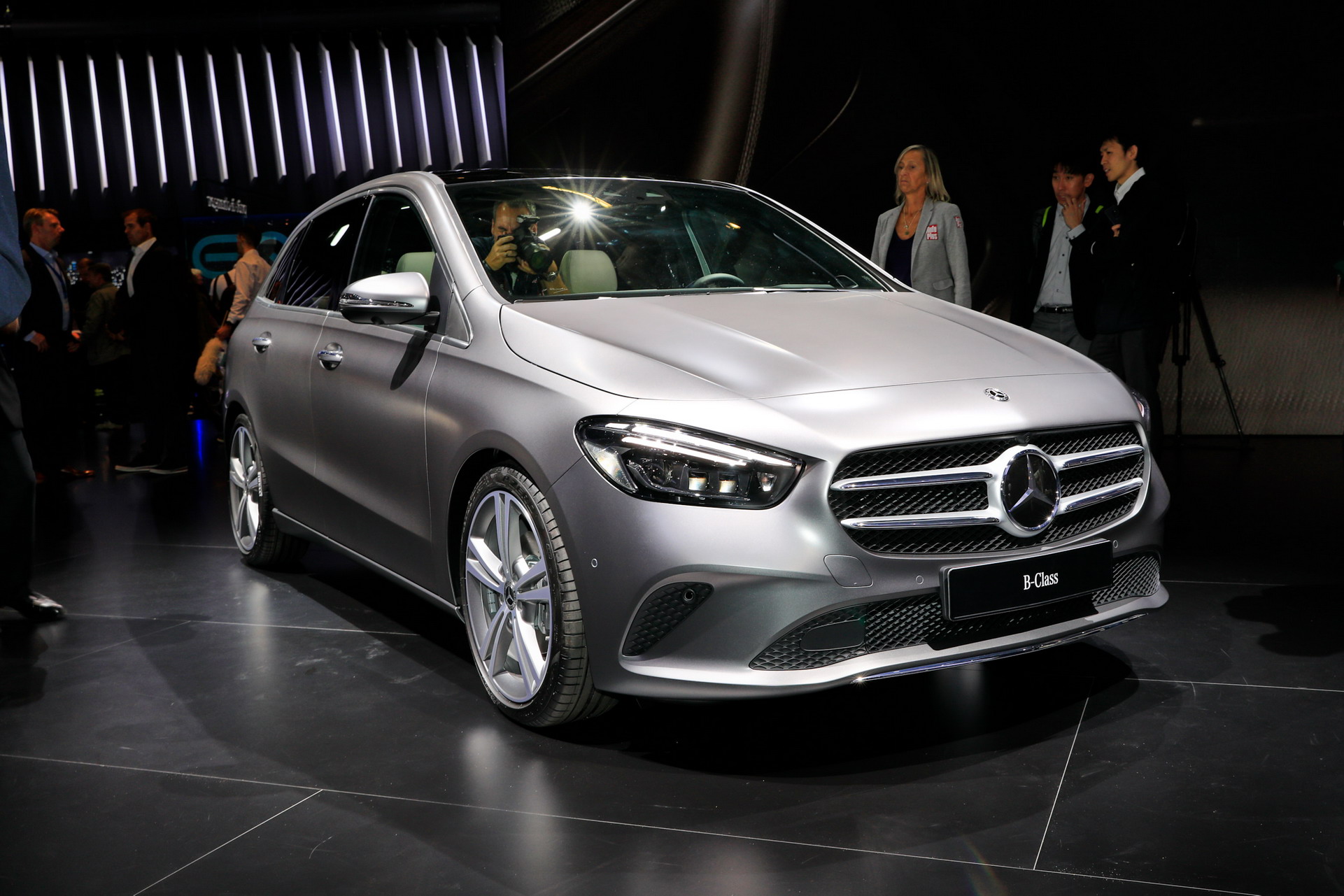 Mercedes B21 2018 Paris Auto Show Gallery: Mercedes-Benz