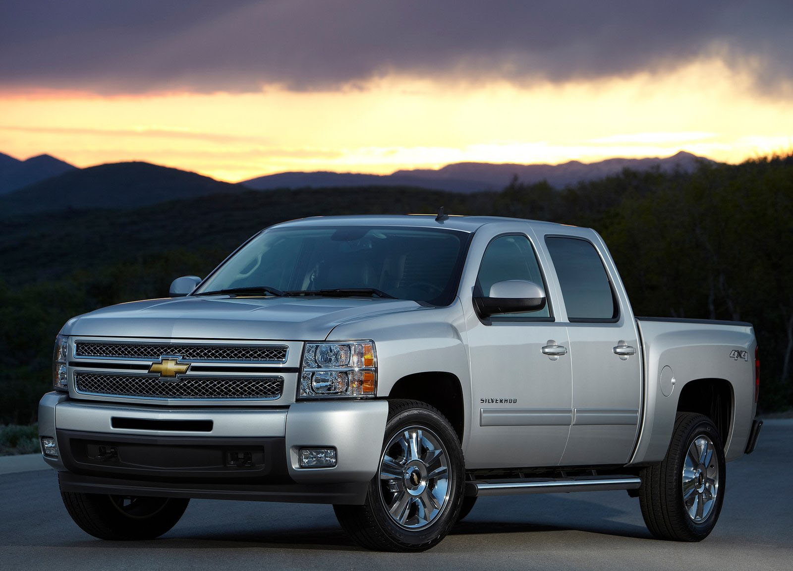 Chevrolet-Silverado-2012-1600-02 Trucks Hold Their Value Better Than EVs And Luxury Sedans