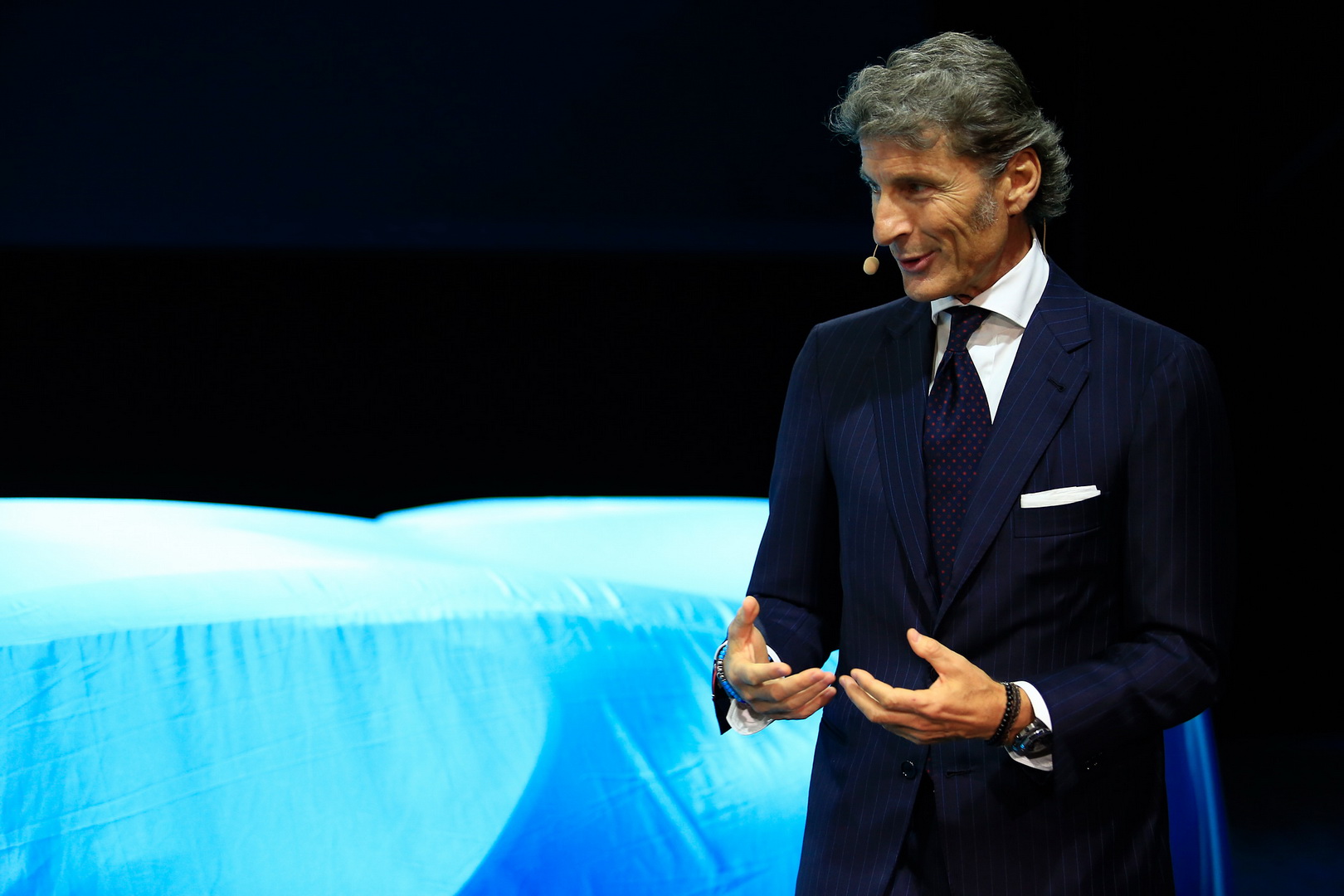 Bugatti Divo Bugatti Divo Looks Spectacular Under Any Light, Check It Out In 92 Images From Paris