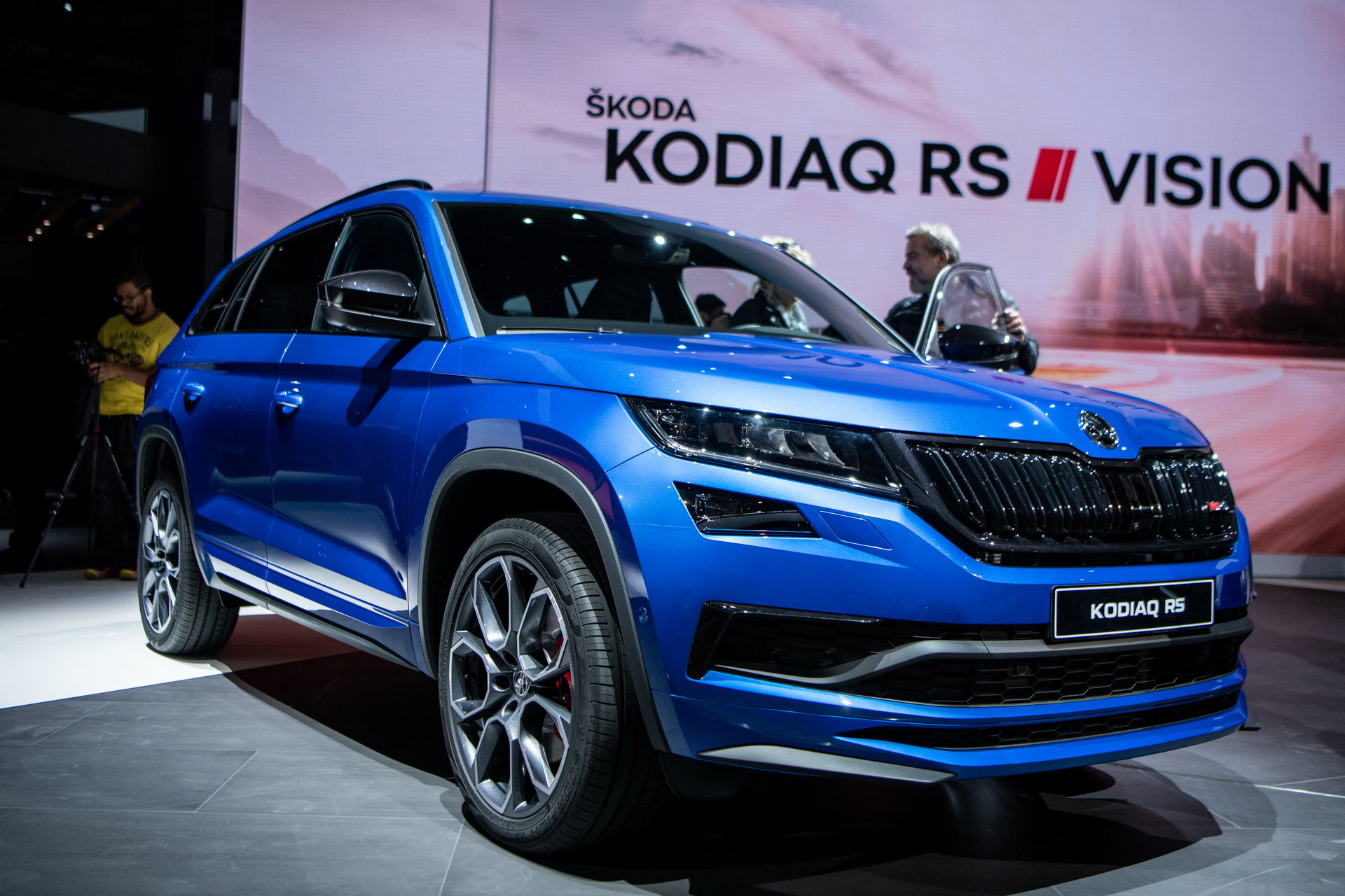 2019 skoda kodiaq rs livepics specs-1 New Skoda Kodiaq RS Makes Public Debut In Paris With Brand’s Most Powerful Diesel Ever
