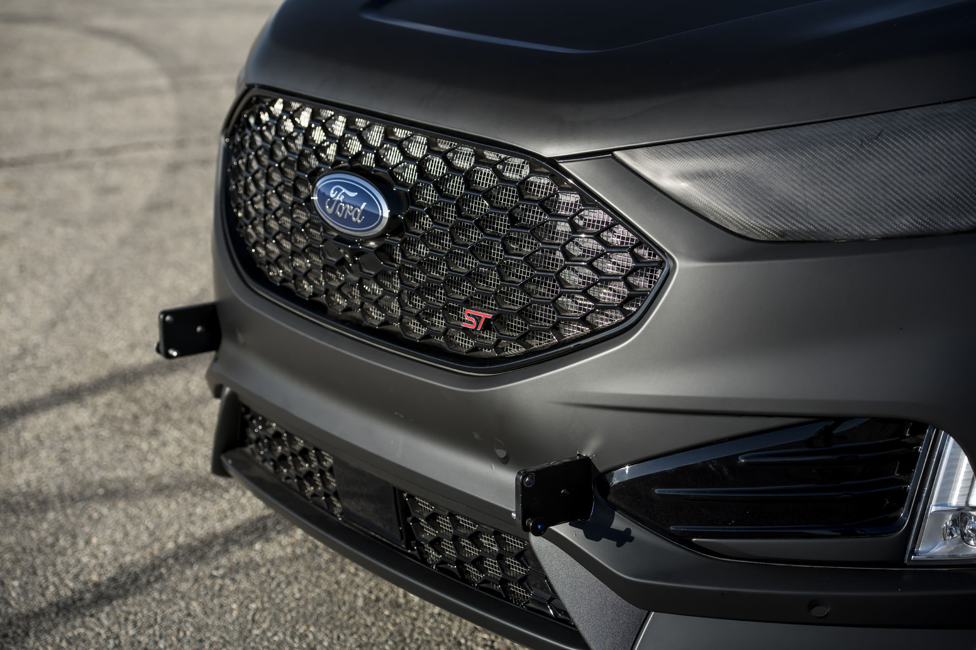 2019 Ford Edge ST camera car Ford Edge ST Makes The Perfect High-Speed Camera Car