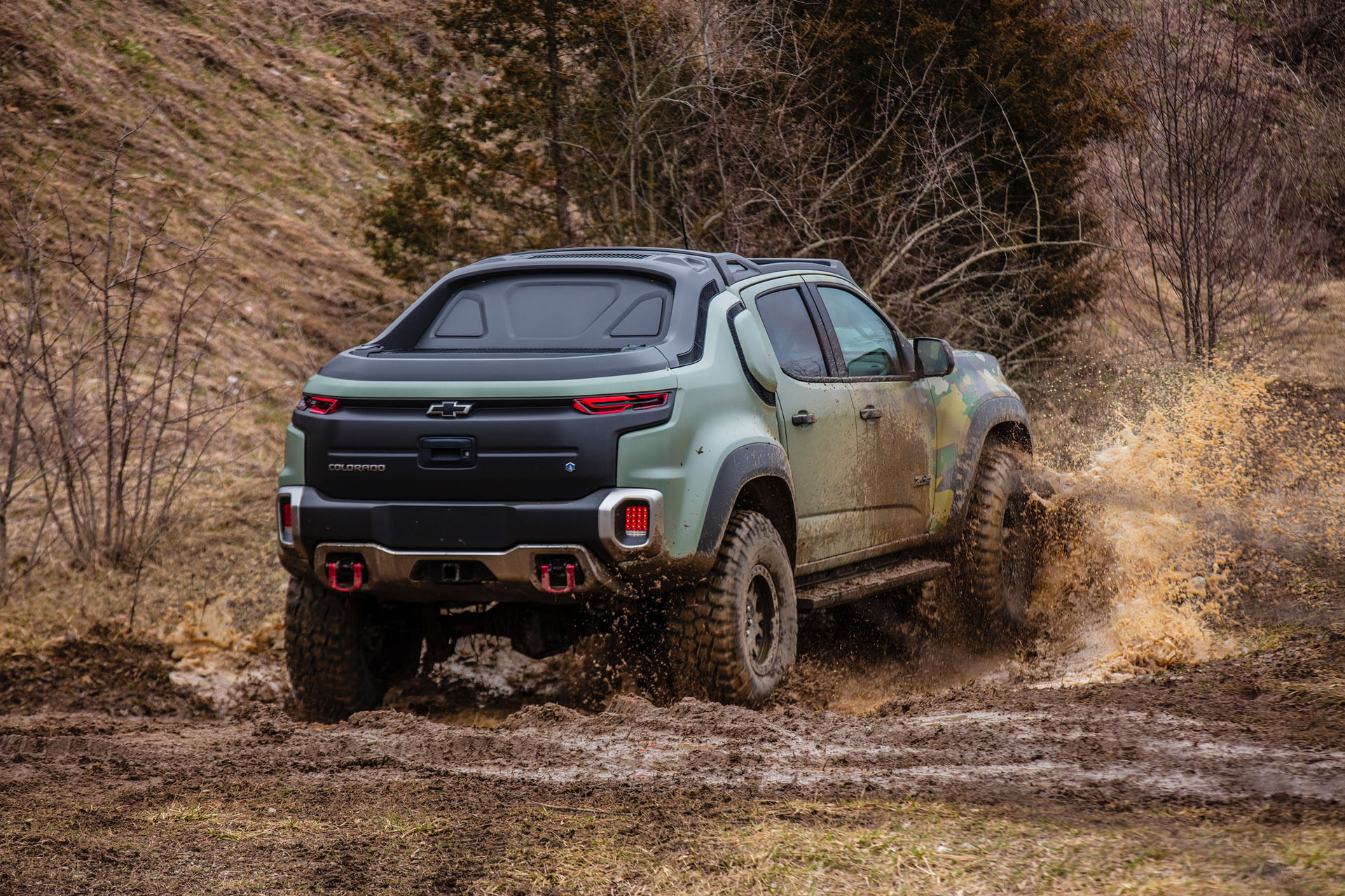 The Chevrolet Colorado ZH2 fuel cell electric truck loves the mu GM Taps Former Army General To Run Reborn Defense Division