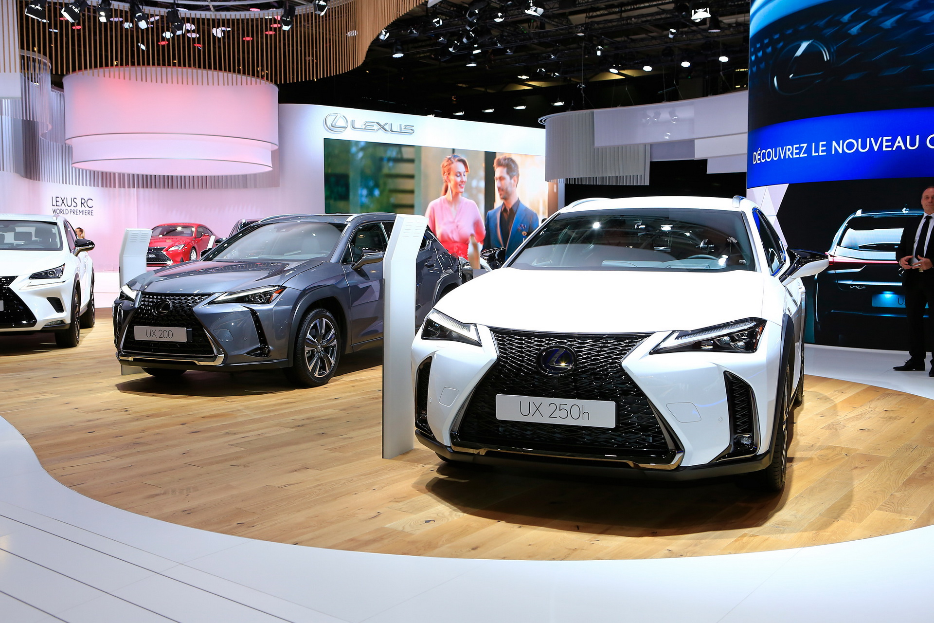 2019 lexus ux paris livepics 12 Lexus UX Ready To Go Hunt Some Small Crossovers In Europe