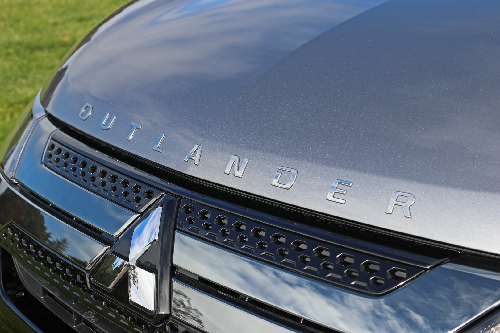 2019-mitsubishi-outlander-phev-3 2019 Mitsubishi Outlander PHEV Gains Two New Range-Topping Grades In Britain