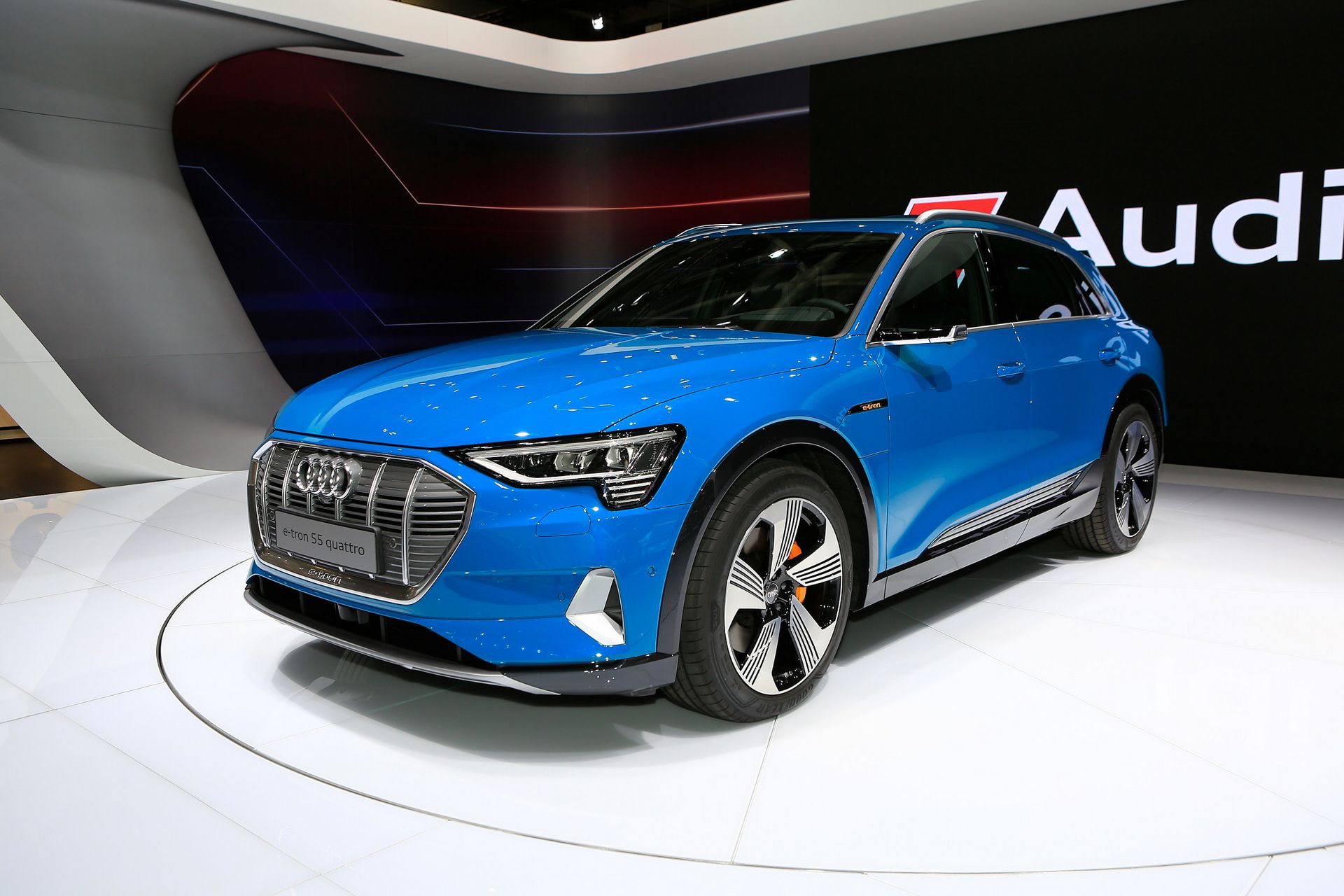 Audi-e-tron-SUV-Paris-4 Audi Shows Its E-Tron SUV Model X Hunter In French Capital