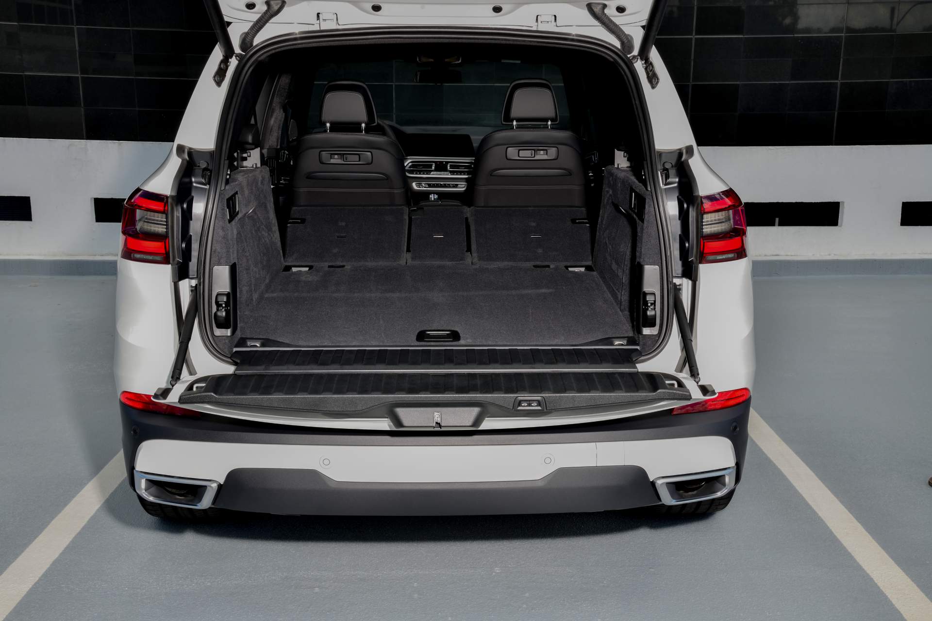 2019 BMW X5 154 Your 2019 BMW X5 Photo Gallery Is Here And It’s Huge