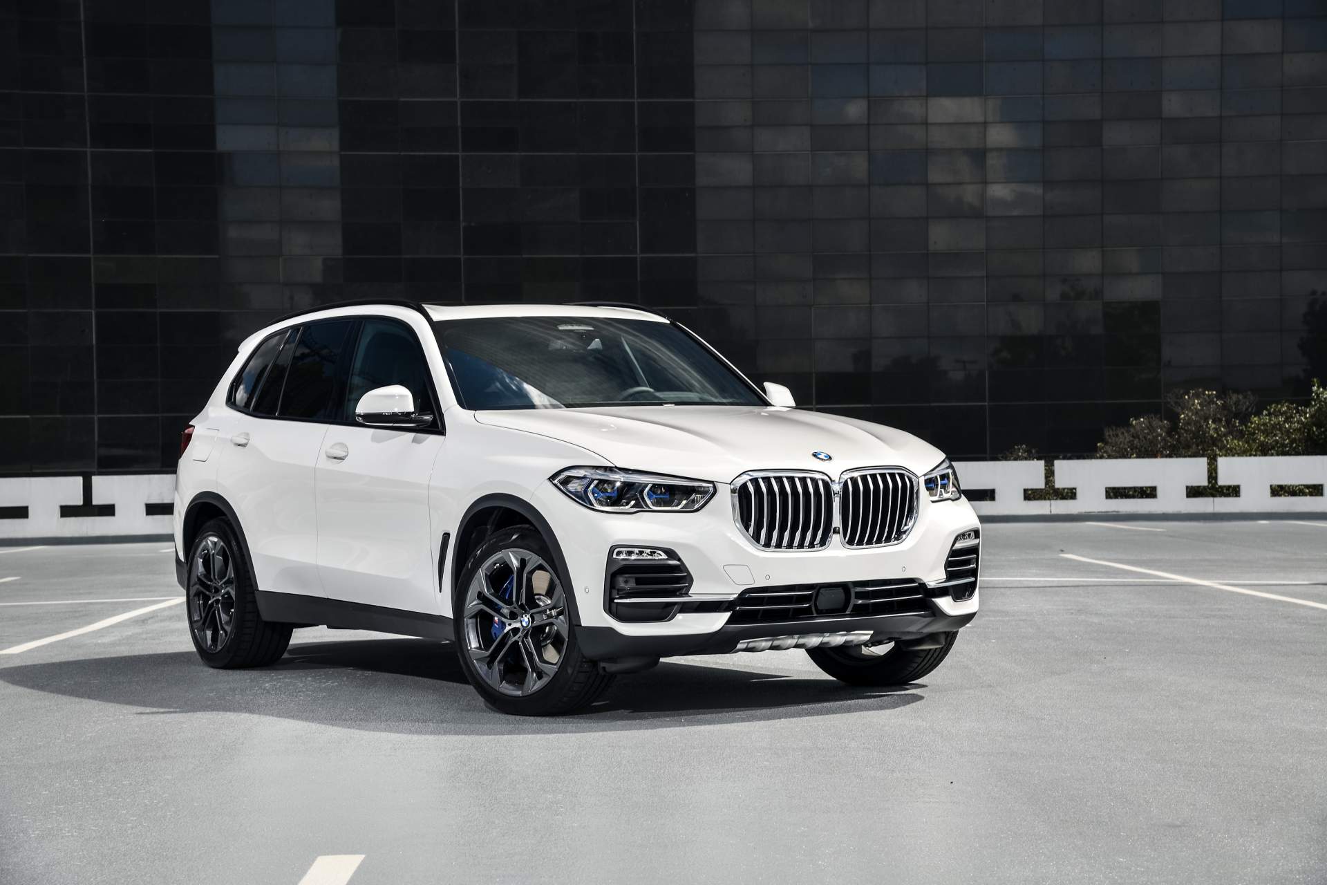 2019 BMW X5 3 Your 2019 BMW X5 Photo Gallery Is Here And It’s Huge