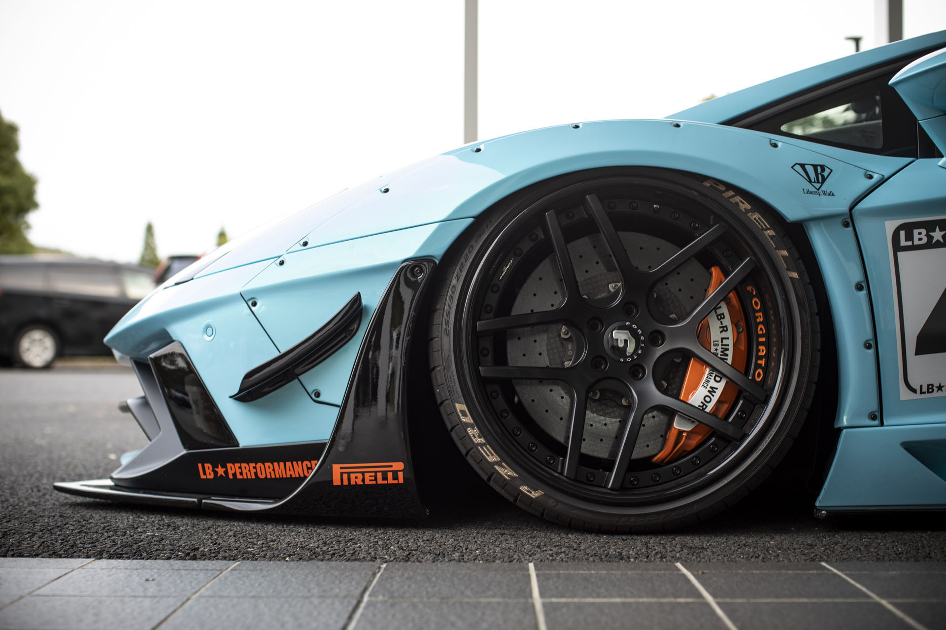 lamborghini-aventador-liberty-walk-gulf-livery-05 Lamborghini Aventador Looks Surprisingly Right In Gulf Livery