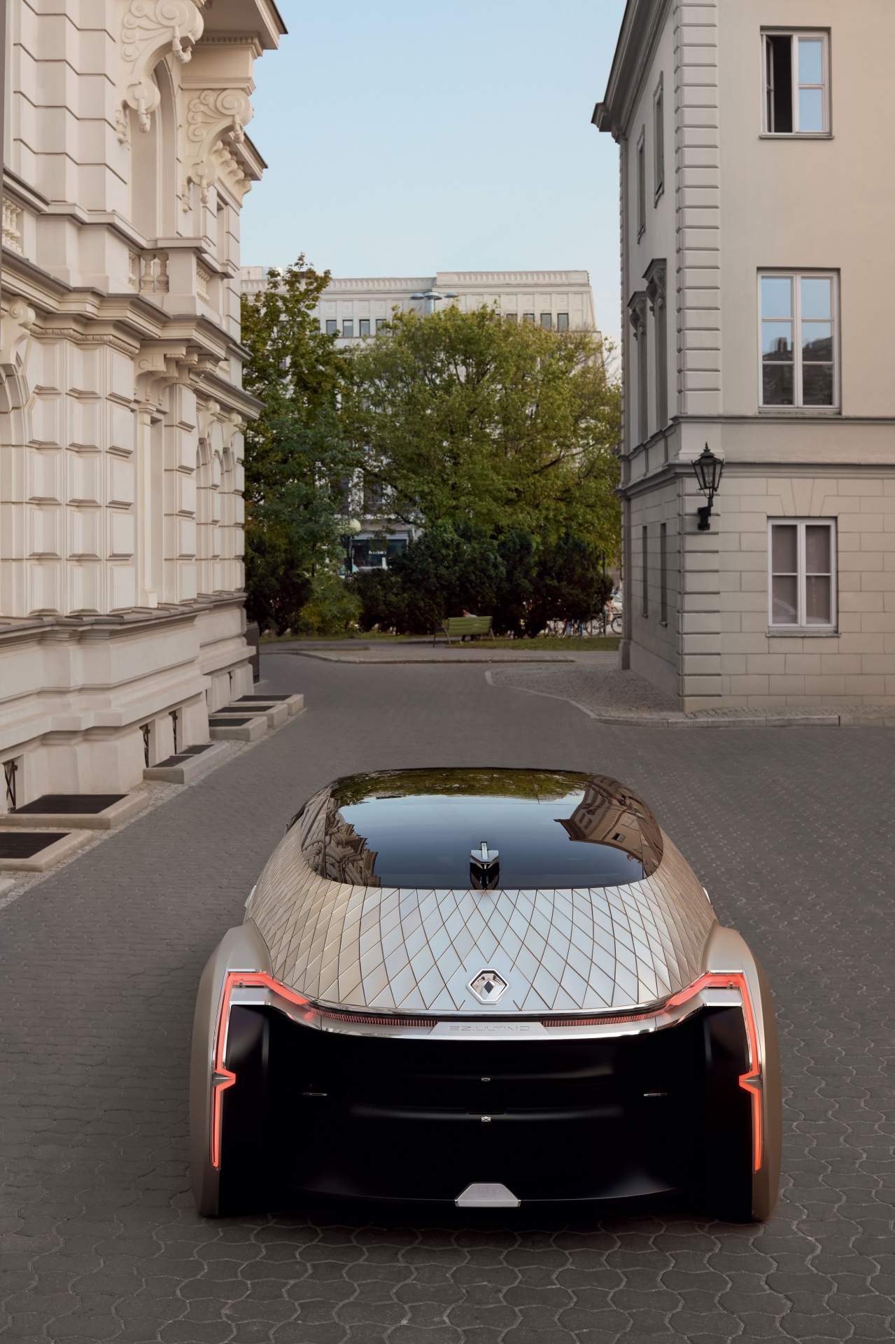 Renault EZ Ultimo Concept 67 Renault EZ-Ultimo Concept Envisions Self-Driving Luxury Lounge