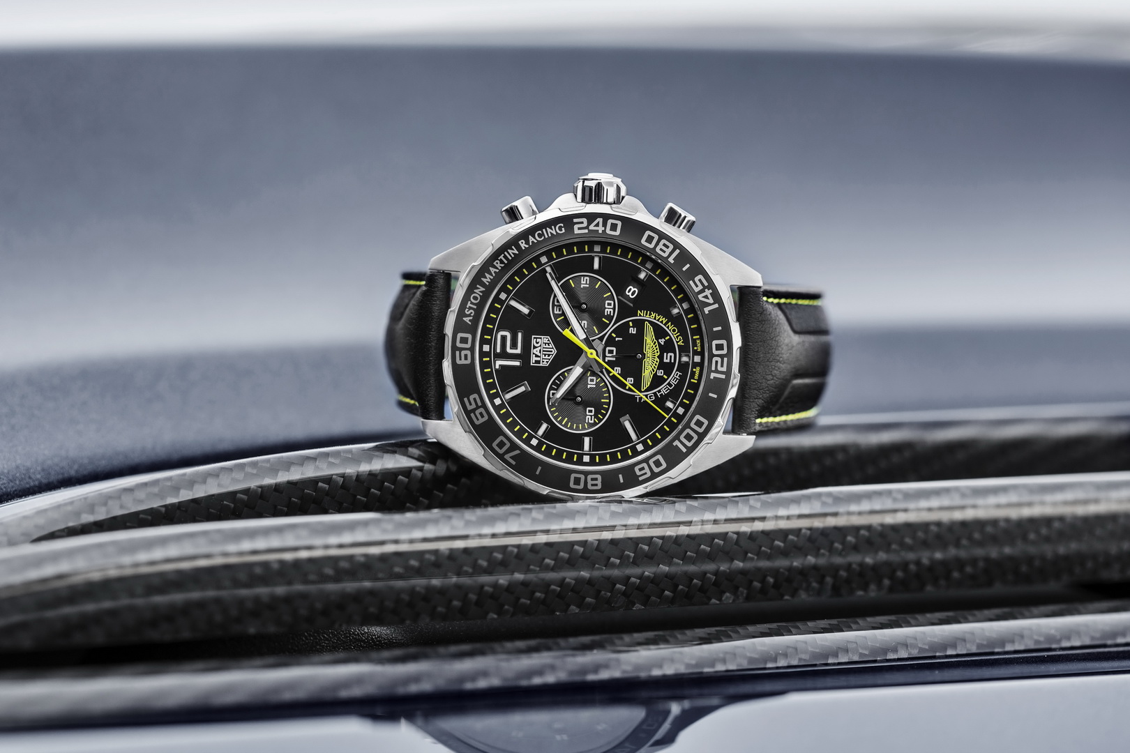 tag heuer carrera calibre heuer 01 aston martin special edition 8 Match Your Aston Martin With Tag Heuer’s New Chronograph