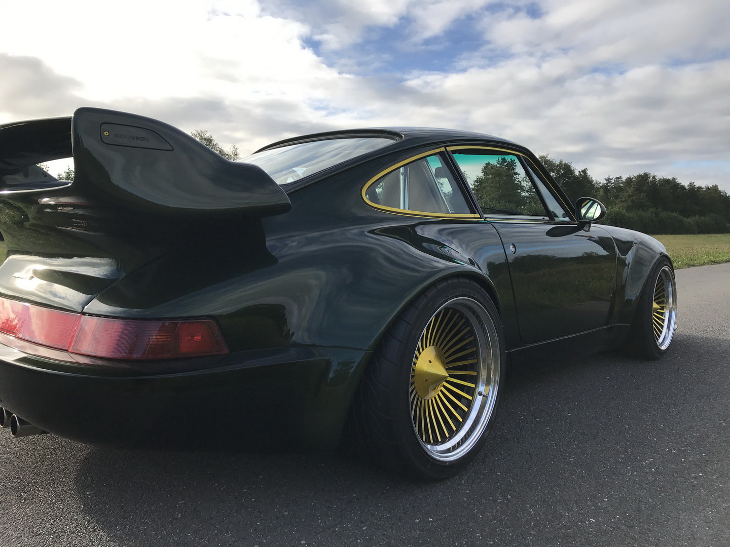1993 porsche 911 turbo Wagenbauanstalt tuning 6 1993 Porsche 911 Turbo Does Away With Subtleties, Goes OTT