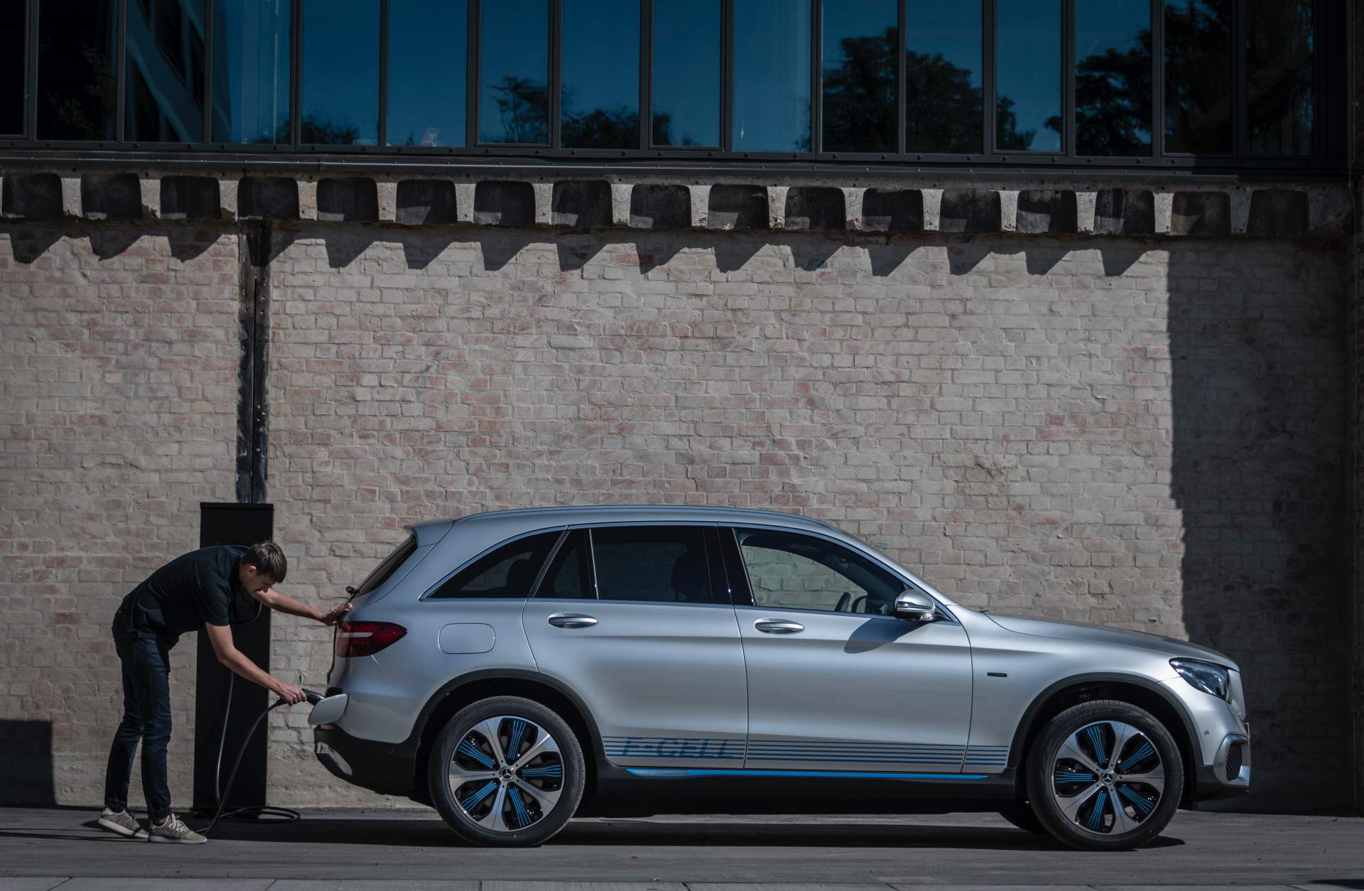 FV EQ Stuttgart 2018
Driven by EQ Stuttgart 2018 Mercedes Drops Full Details On GLC F-Cell Before Deliveries Begin