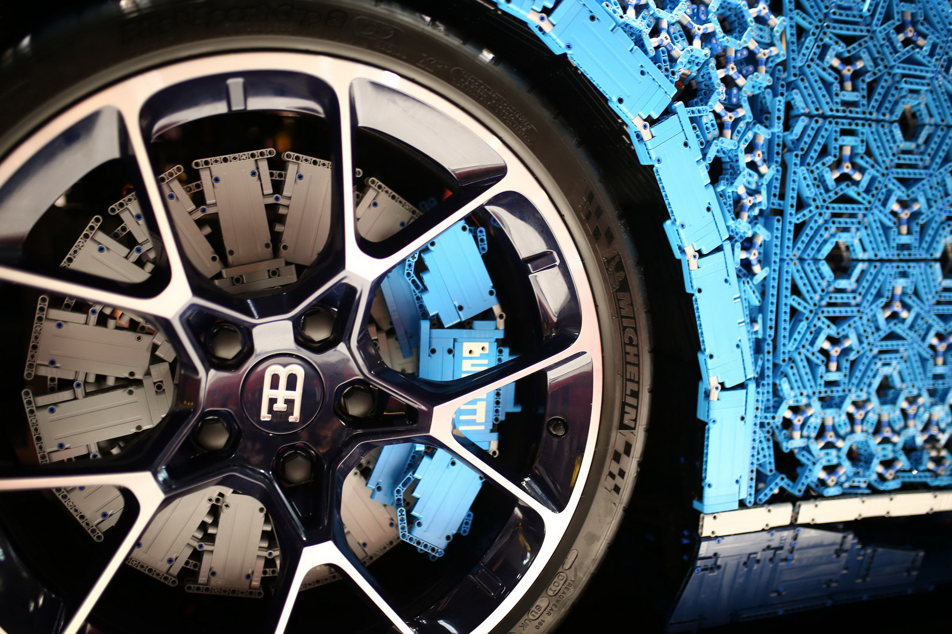 lego bugatti chiron paris livepics 4 Life-Size LEGO Bugatti Chiron Brings Wholesome 12 MPH Fun To Paris