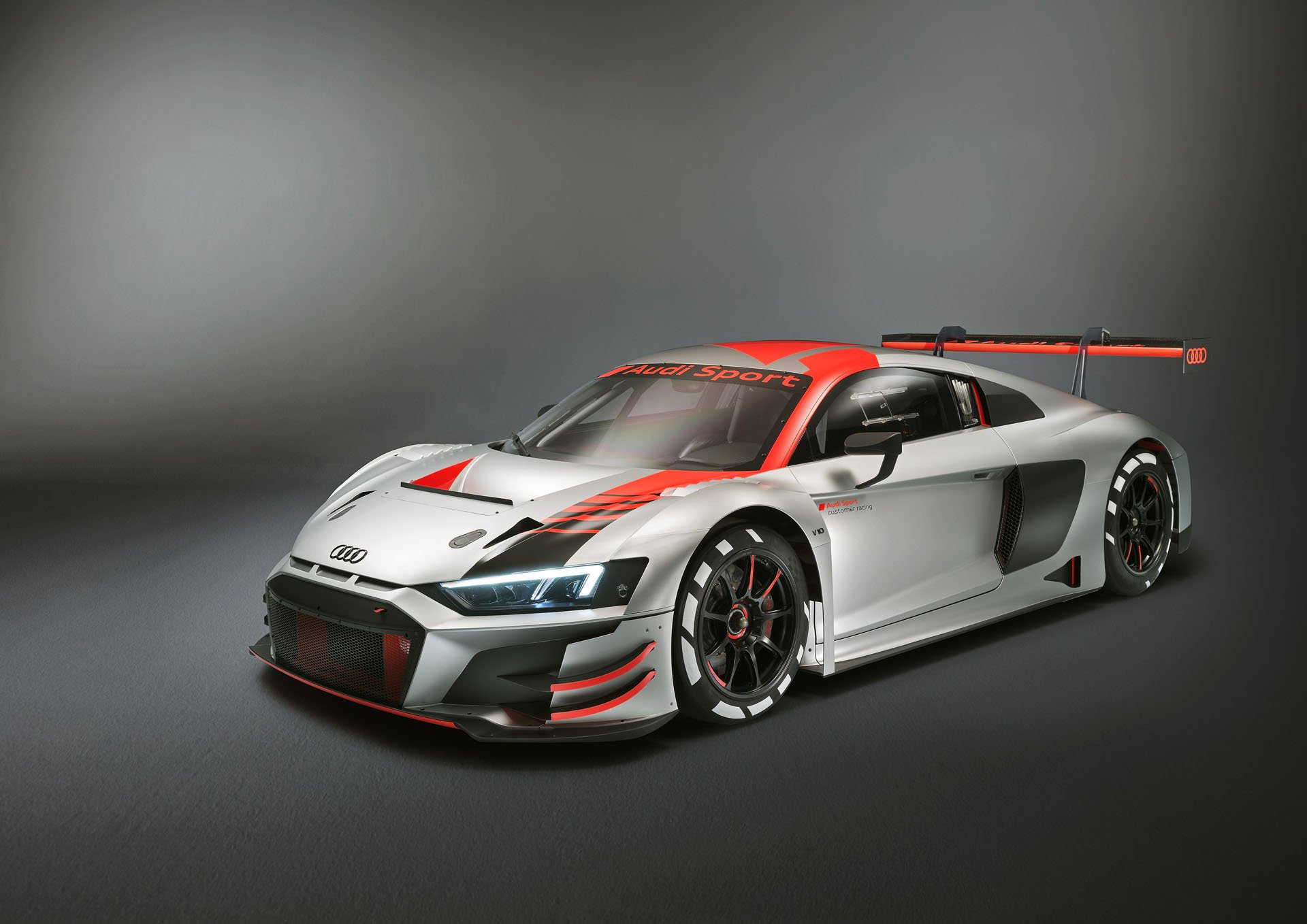 audi r8 lms paris live pics 9 New Audi R8 LMS Racer Gives Us A First Taste Of Upcoming R8 Facelift