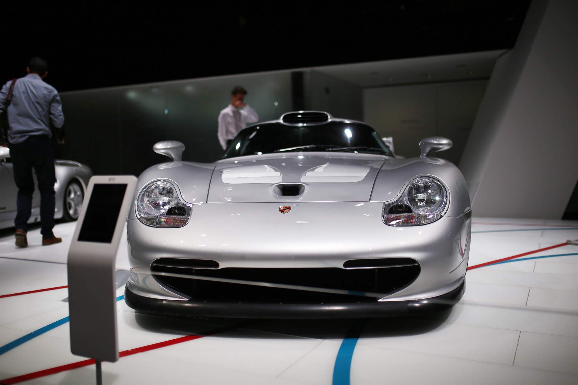 Porsche 5 2018 Paris Auto Show Gallery: Porsche