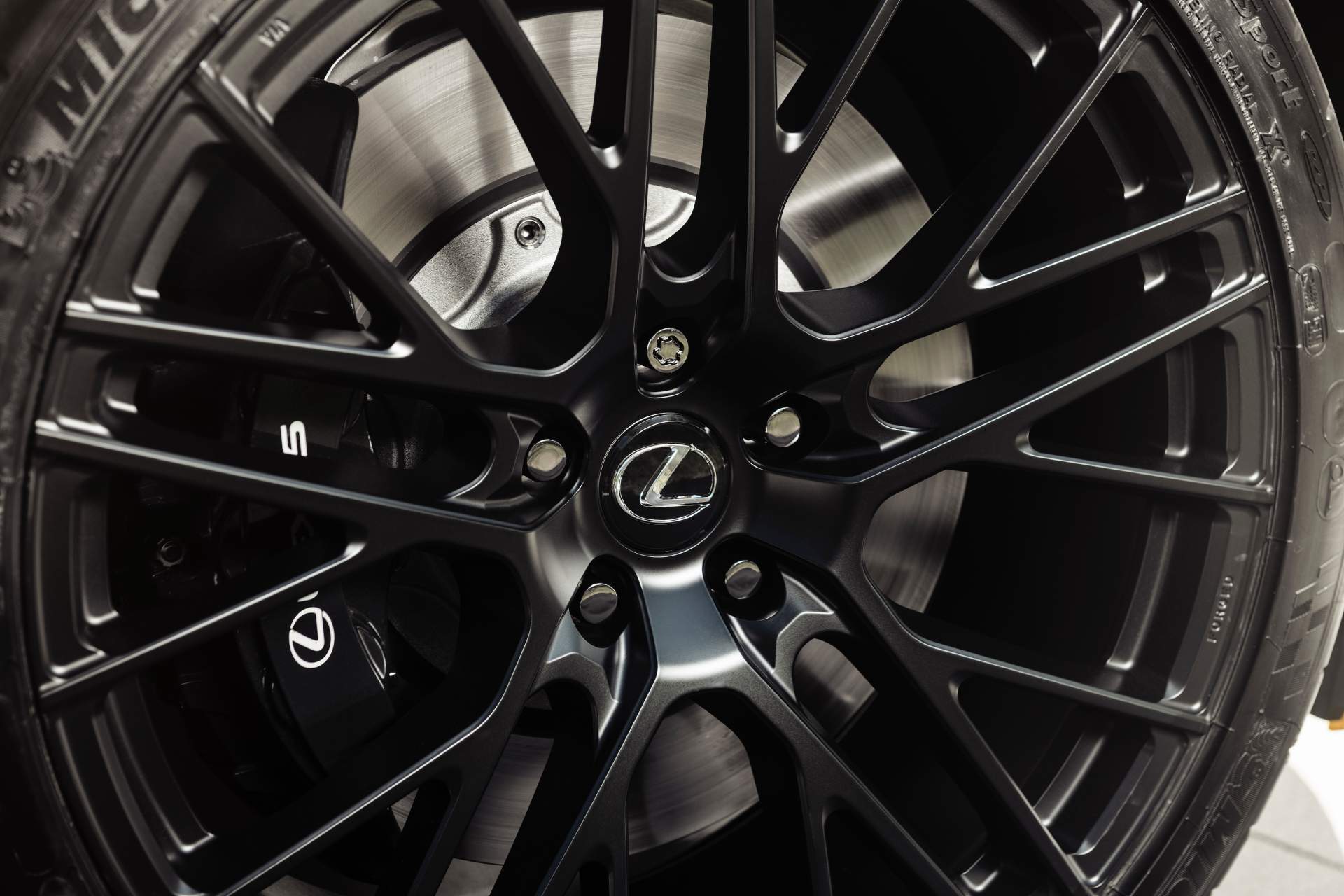 2019 Lexus LC 500 Inspiration Concept 5 2019 Lexus ES Custom Concept Has A Wine Cellar In Its Trunk