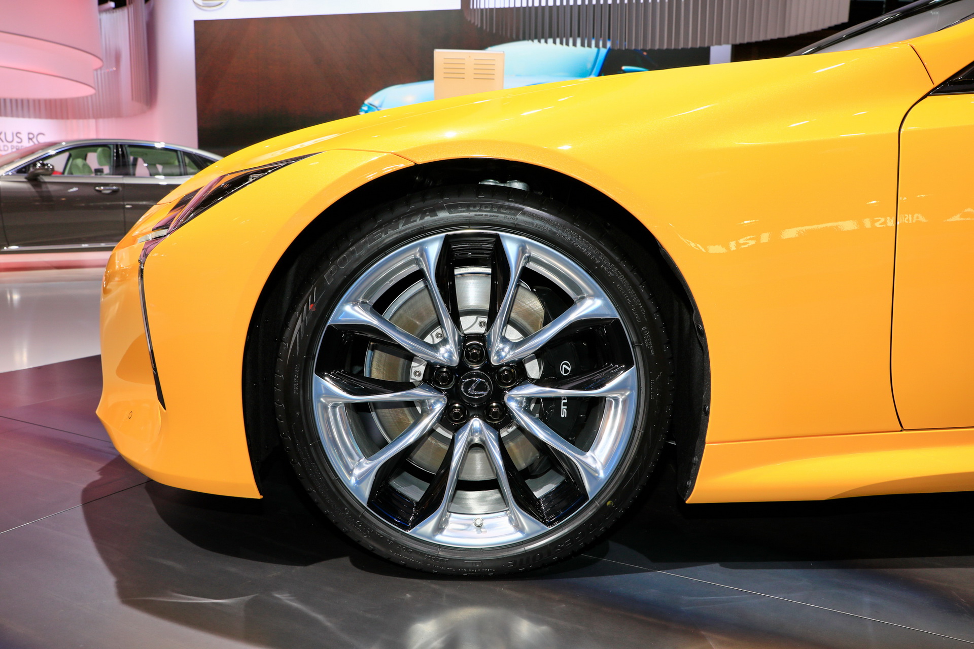 2019 lexus lc limited edition paris livepics 7 Lexus LC Limited Edition Adds A Splash Of Color To Luxury Coupe