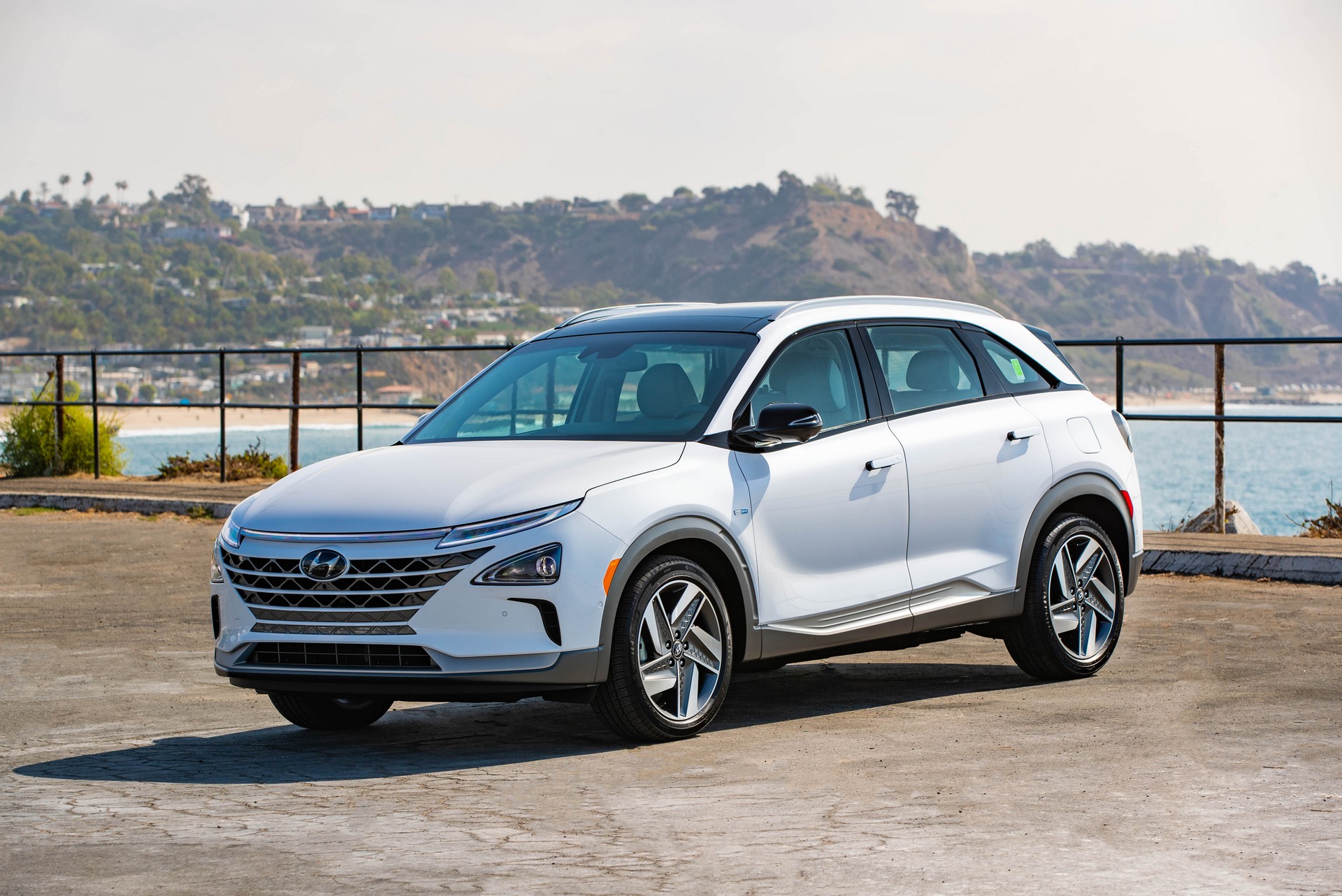 2019 Hyundai NEXO-8 2019 Hyundai Nexo Features 380 Miles Of Range And New Safety Tech
