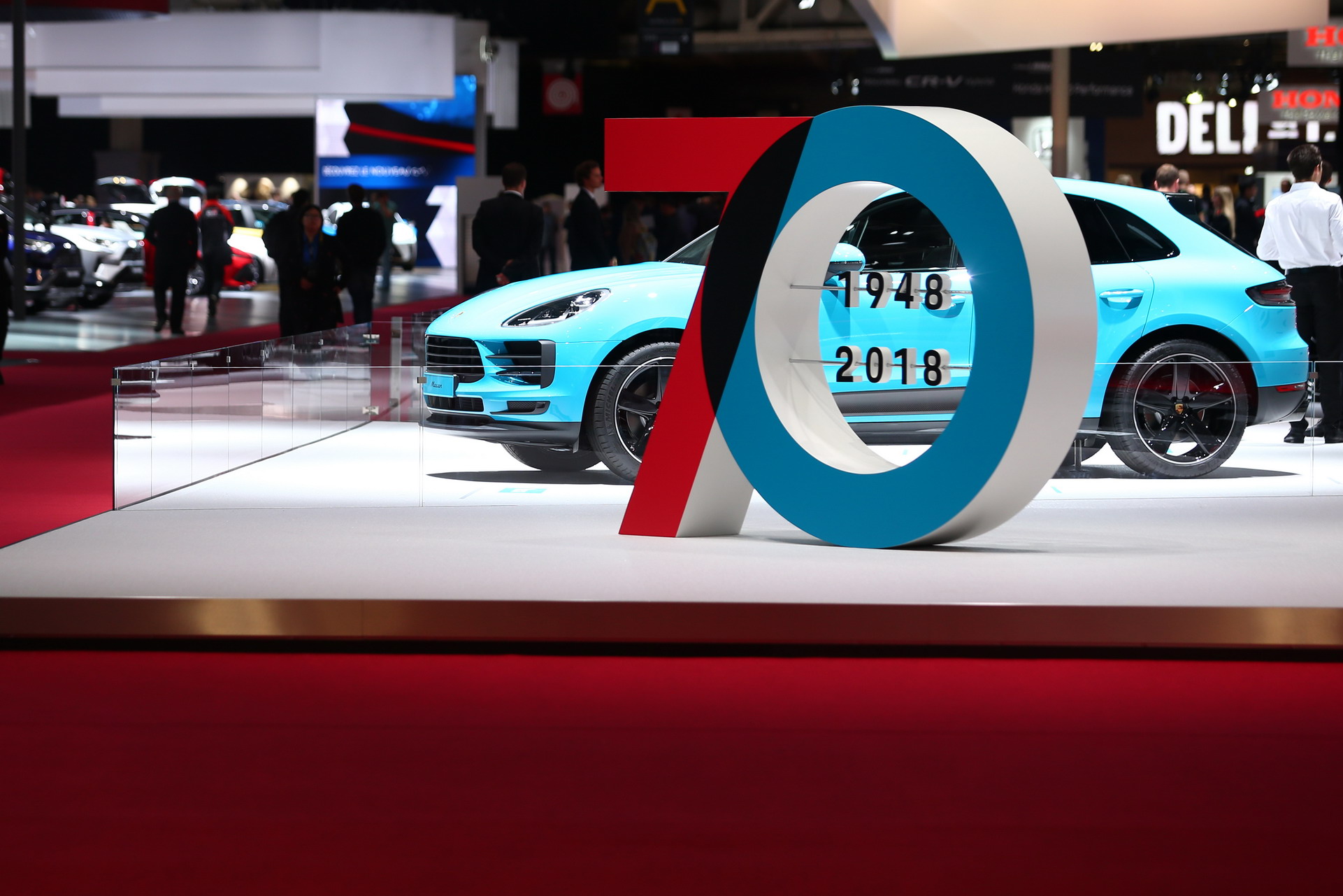 Porsche 17 2018 Paris Auto Show Gallery: Porsche