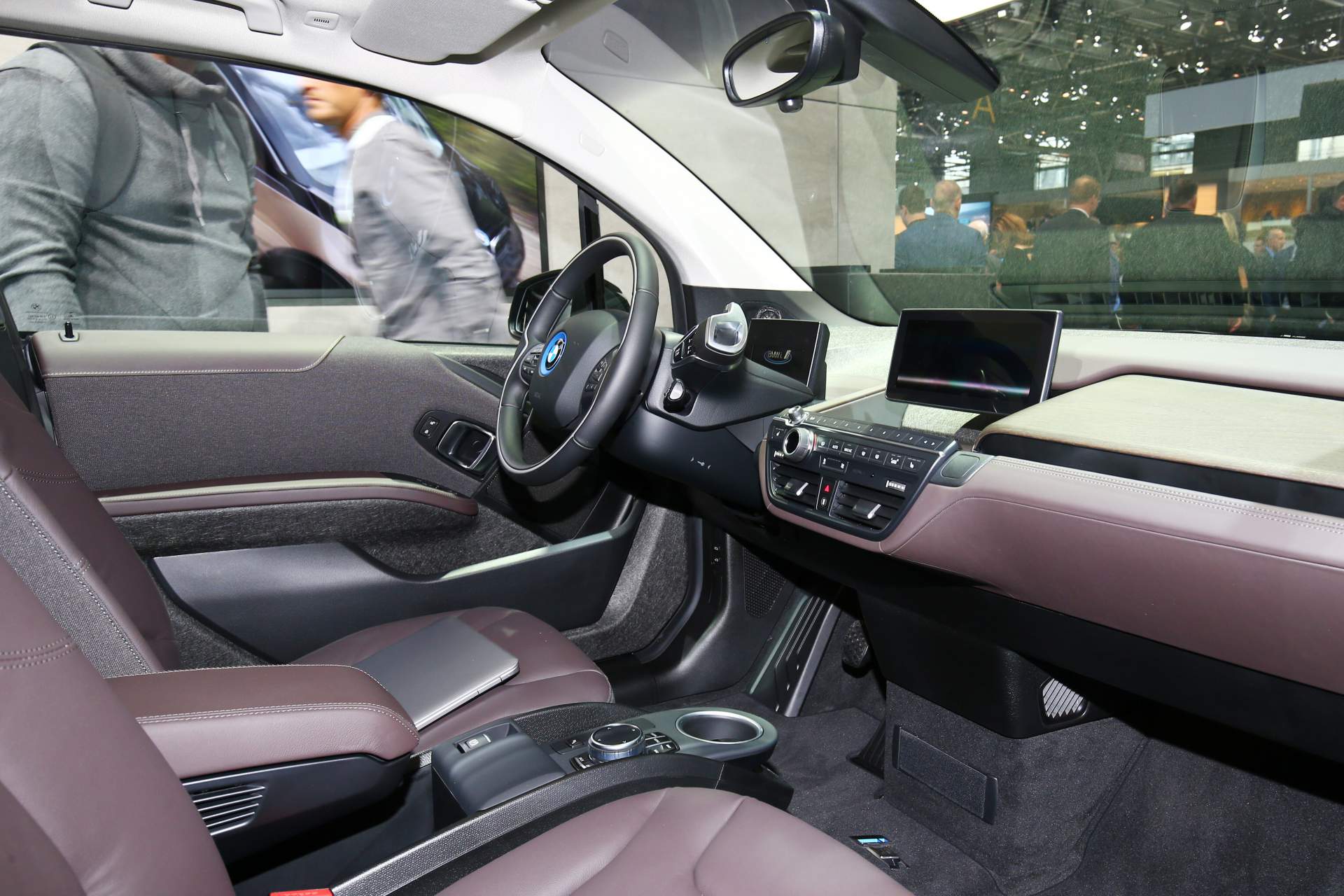 2019 BMW i3S 1 BMW Drops Range Extender Option As i3 Gains Bigger Battery