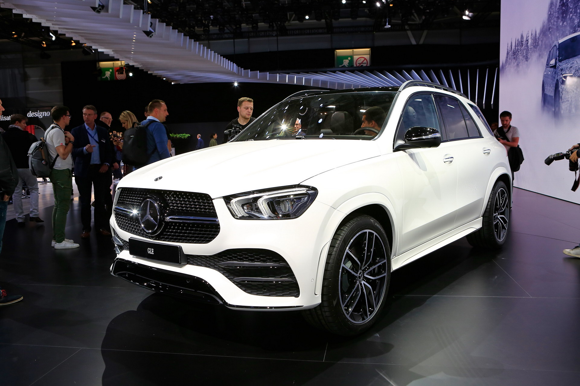 Mercedes B71 2018 Paris Auto Show Gallery: Mercedes-Benz