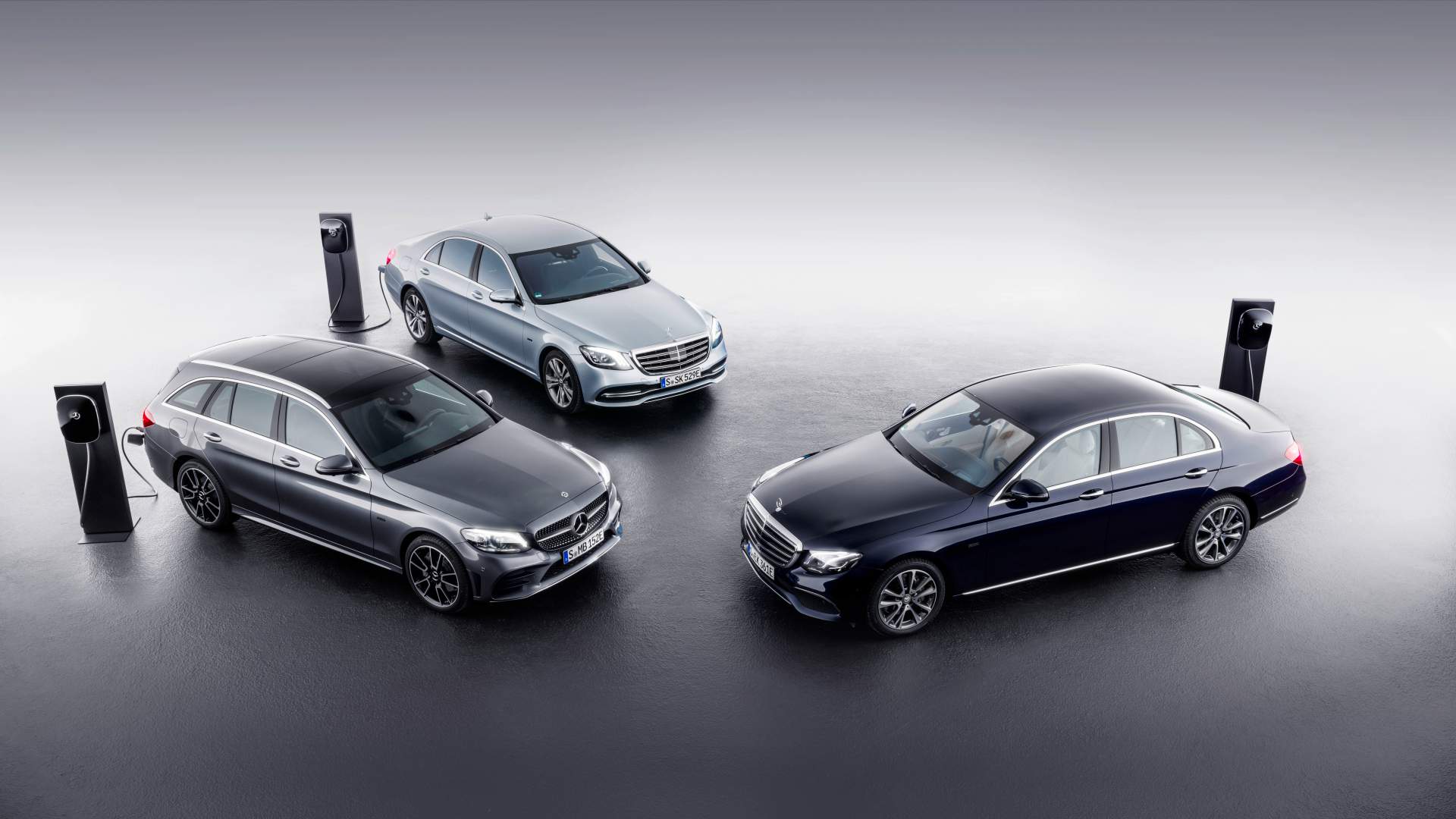 EQ Power: Vorserie des Plug-in-Dieselhybrids ist gestartet: Nächster Meilenstein bei der Elektrifizierung: Plug-in-Hybride mit Diesel-Technik kommenEQ Power: launch of preproduction of plug-in diesel hybrid: Next milestone in electrification: plug-in hy Mercedes E300e And E300de PHEVs Mix Electricity With Petrol And Diesel Power