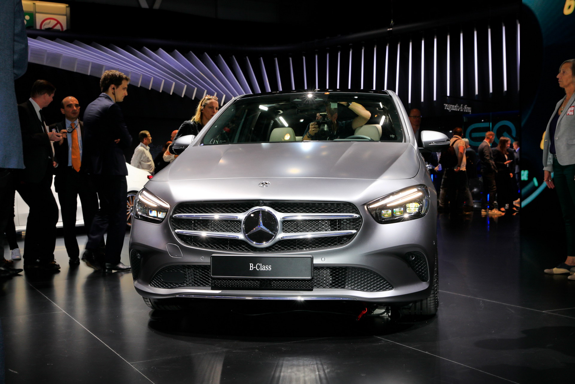 Mercedes B15 2018 Paris Auto Show Gallery: Mercedes-Benz