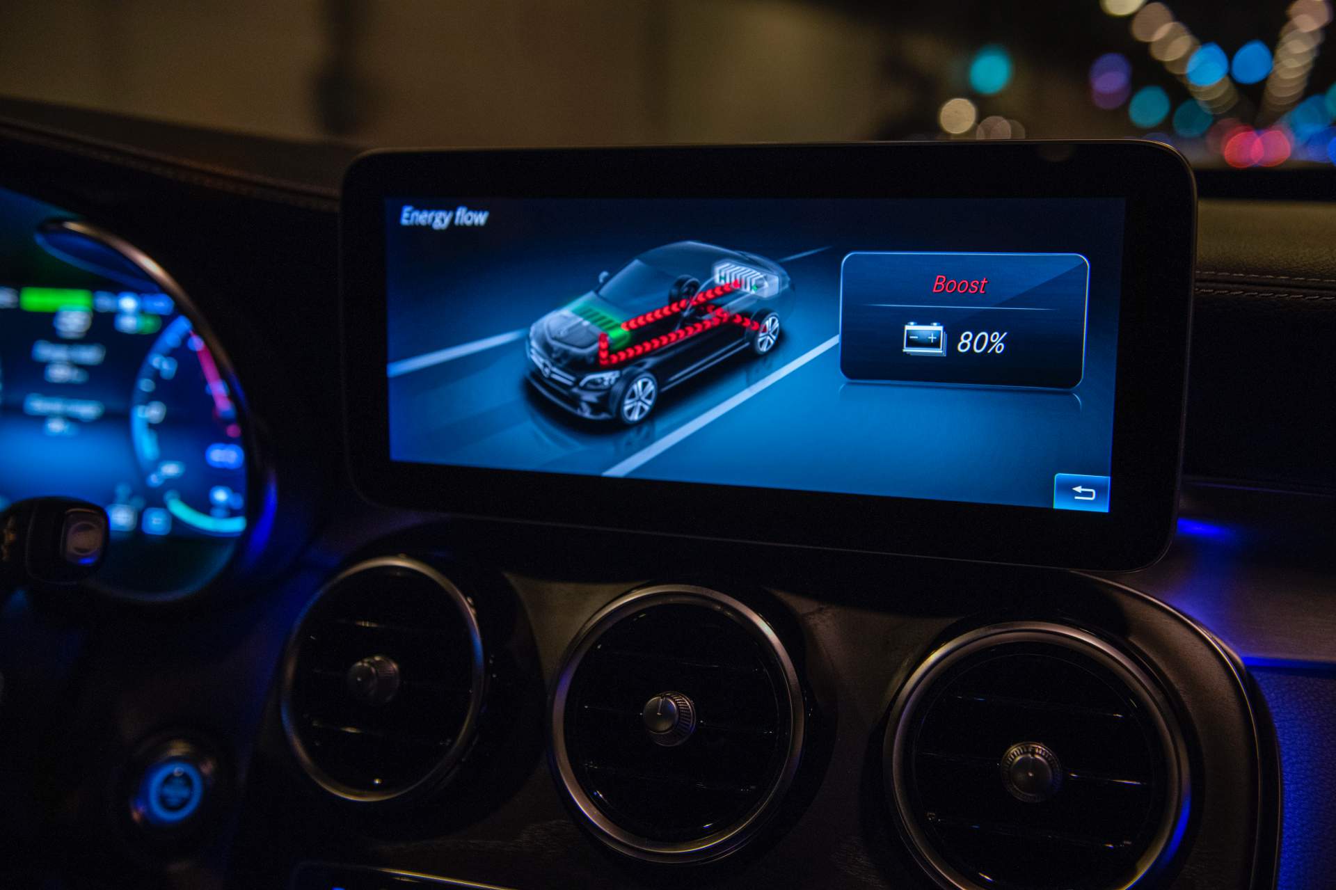 FV EQ Stuttgart 2018
Driven by EQ Stuttgart 2018 302 HP Mercedes C300de Diesel PHEV Can Cover 57 Km In EV Mode