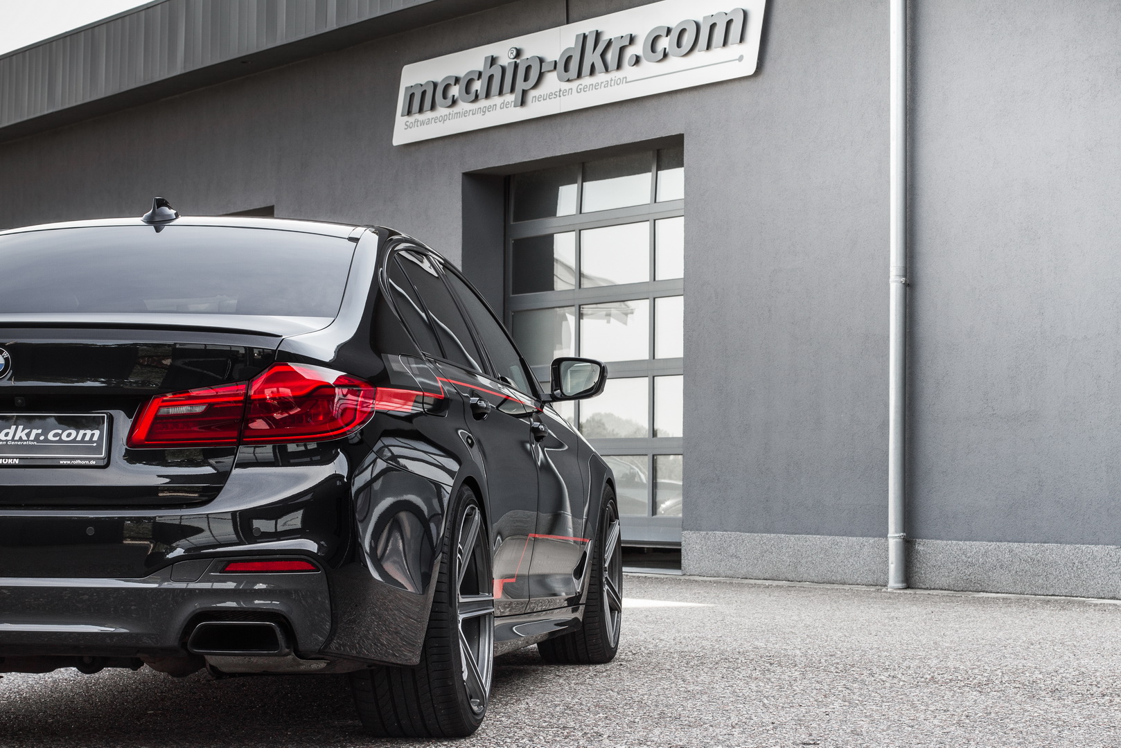 bmw m550 xdrive g30 tuning mcchip-dkr 12 BMW M550d xDrive Gets 508HP Upgrade For Less Than $2k