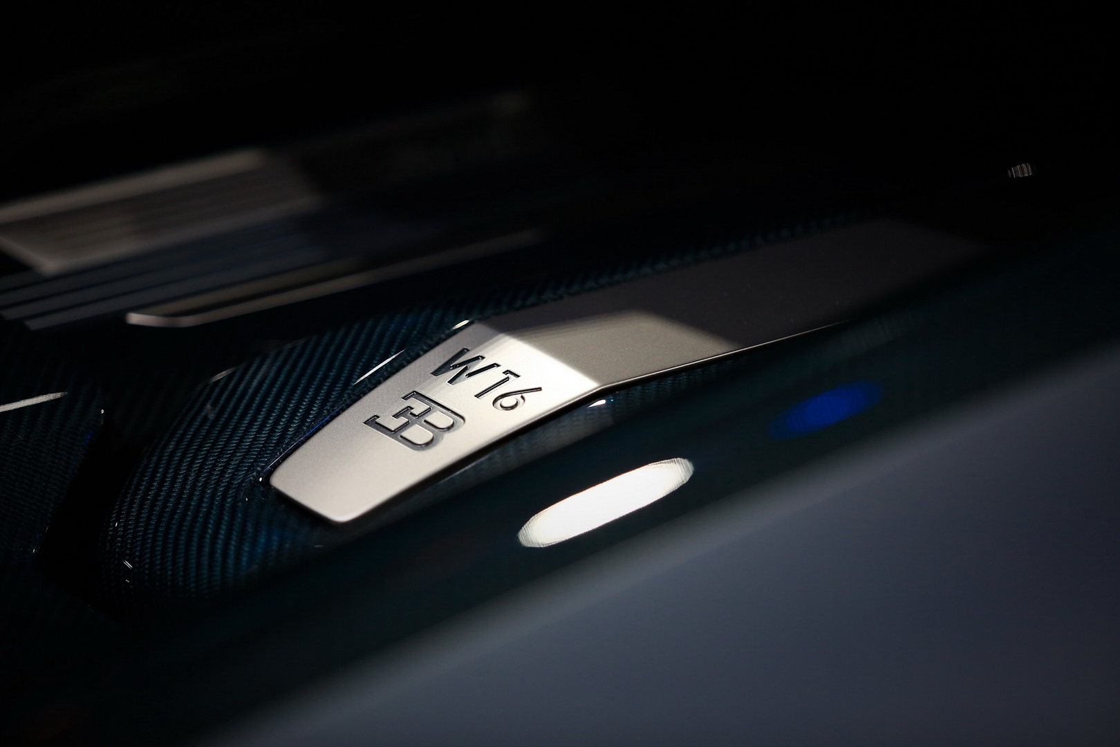 Bugatti Divo Bugatti Divo Looks Spectacular Under Any Light, Check It Out In 92 Images From Paris