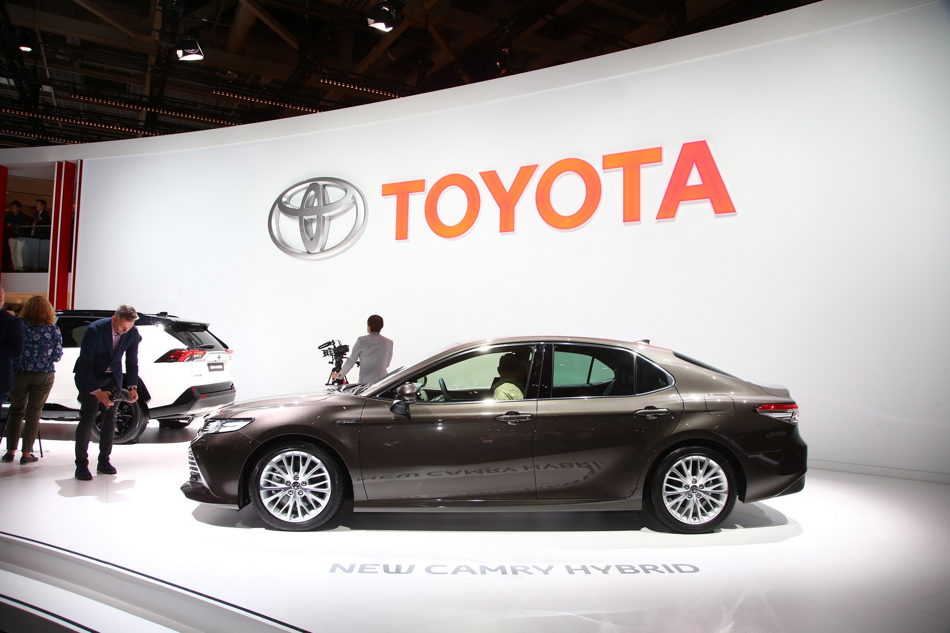 2019 Toyota Camry Hybrid Europe-7 Toyota Camry Returns To Europe With Hybrid Power