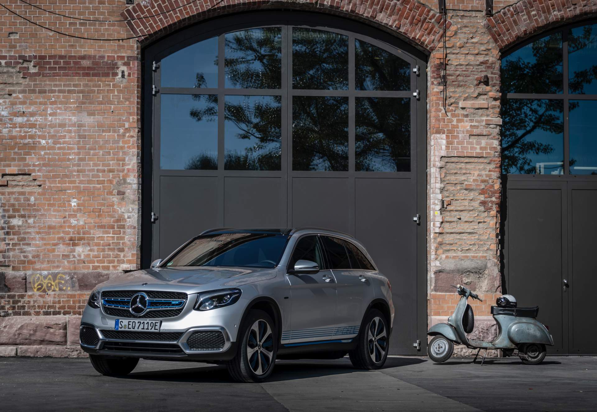 FV EQ Stuttgart 2018
Driven by EQ Stuttgart 2018 Mercedes Drops Full Details On GLC F-Cell Before Deliveries Begin