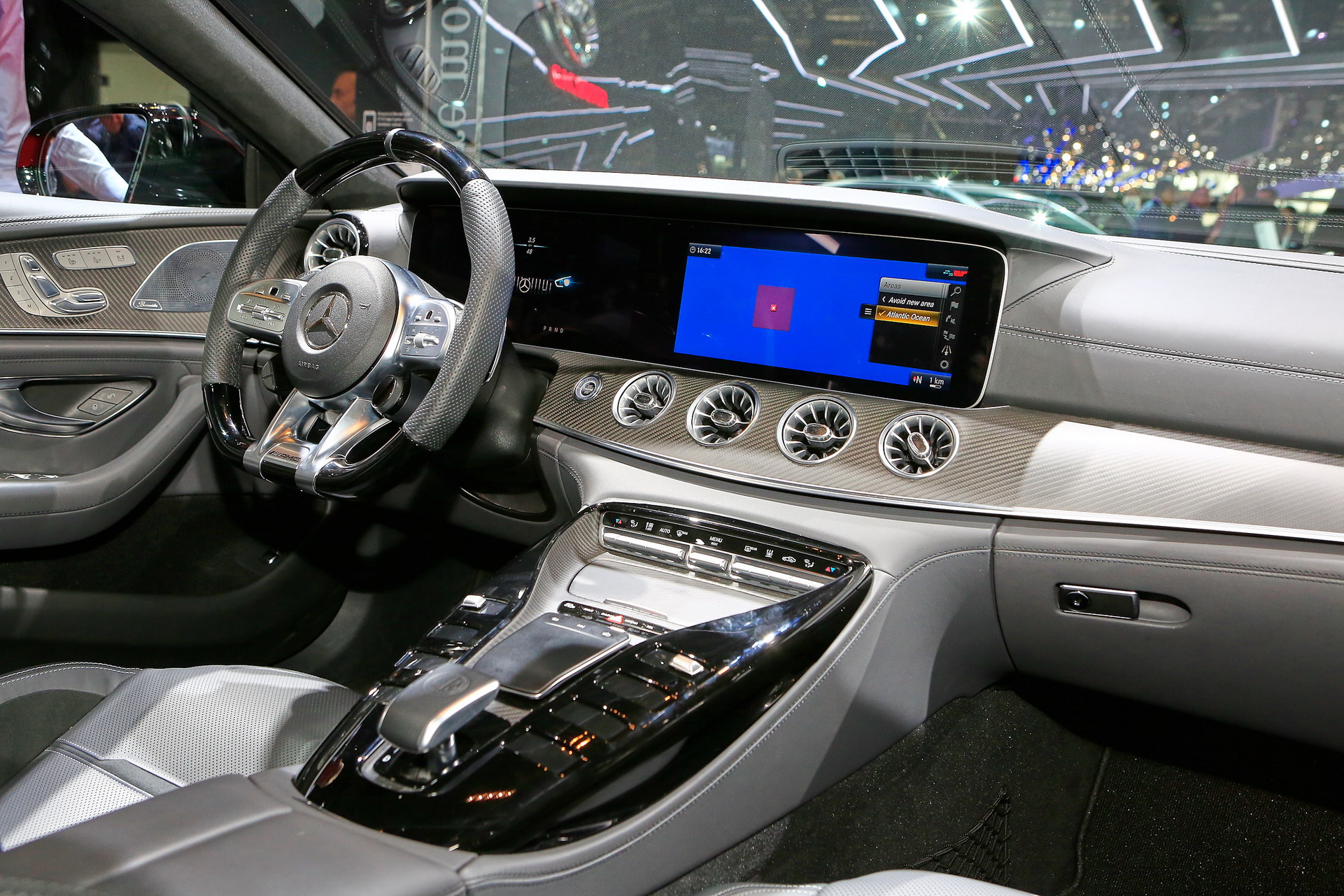 Mercedes B180 2018 Paris Auto Show Gallery: Mercedes-Benz