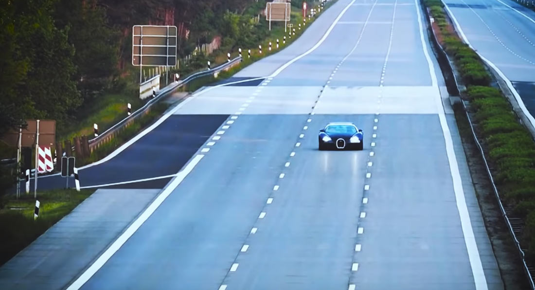 This Is How A Bugatti Veyron Hit 250 MPH / Autobahn | Carscoops