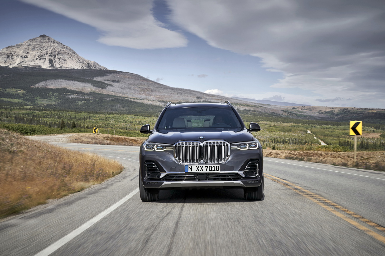 2019 bmw x7 7 BMW X7 Priced From £72,155 In UK, Will Go On Sale In April 2019