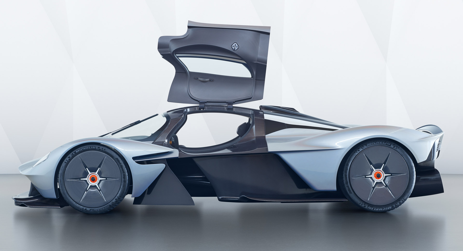 aston-martin-valkyrie Aston Martin Valkyrie Prototypes Could Hit The Road This Year