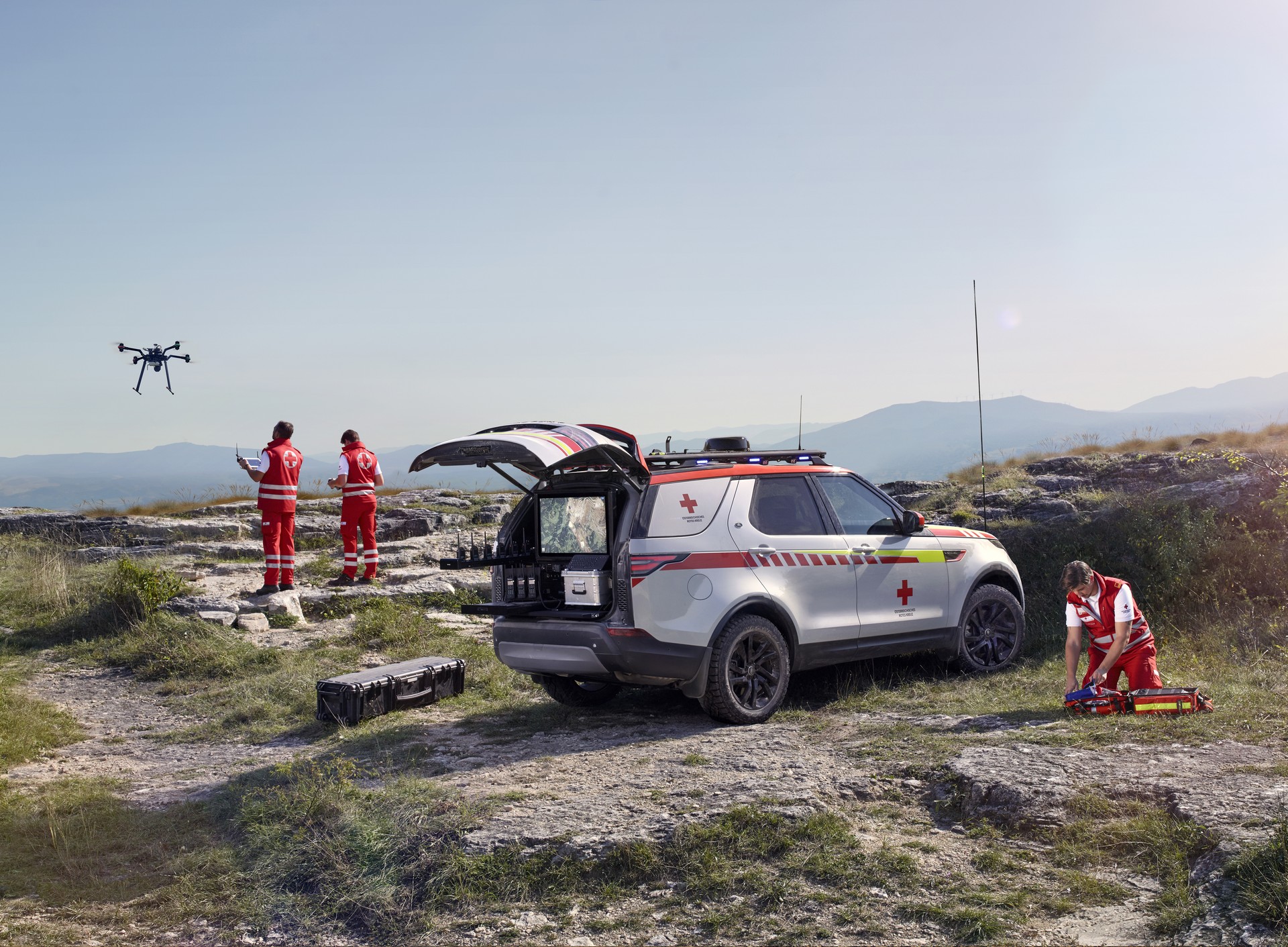 Land Rover Discovery Emergency Response Vehicle-54 Land Rover SVO Builds A One-Off Discovery Emergency Vehicle Complete With A Drone