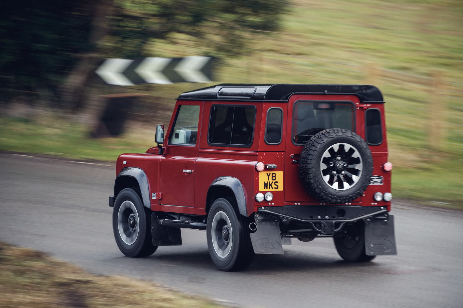 land rover defender 4 Ford Could Help Chemicals Company Build Land Rover Defender Rival