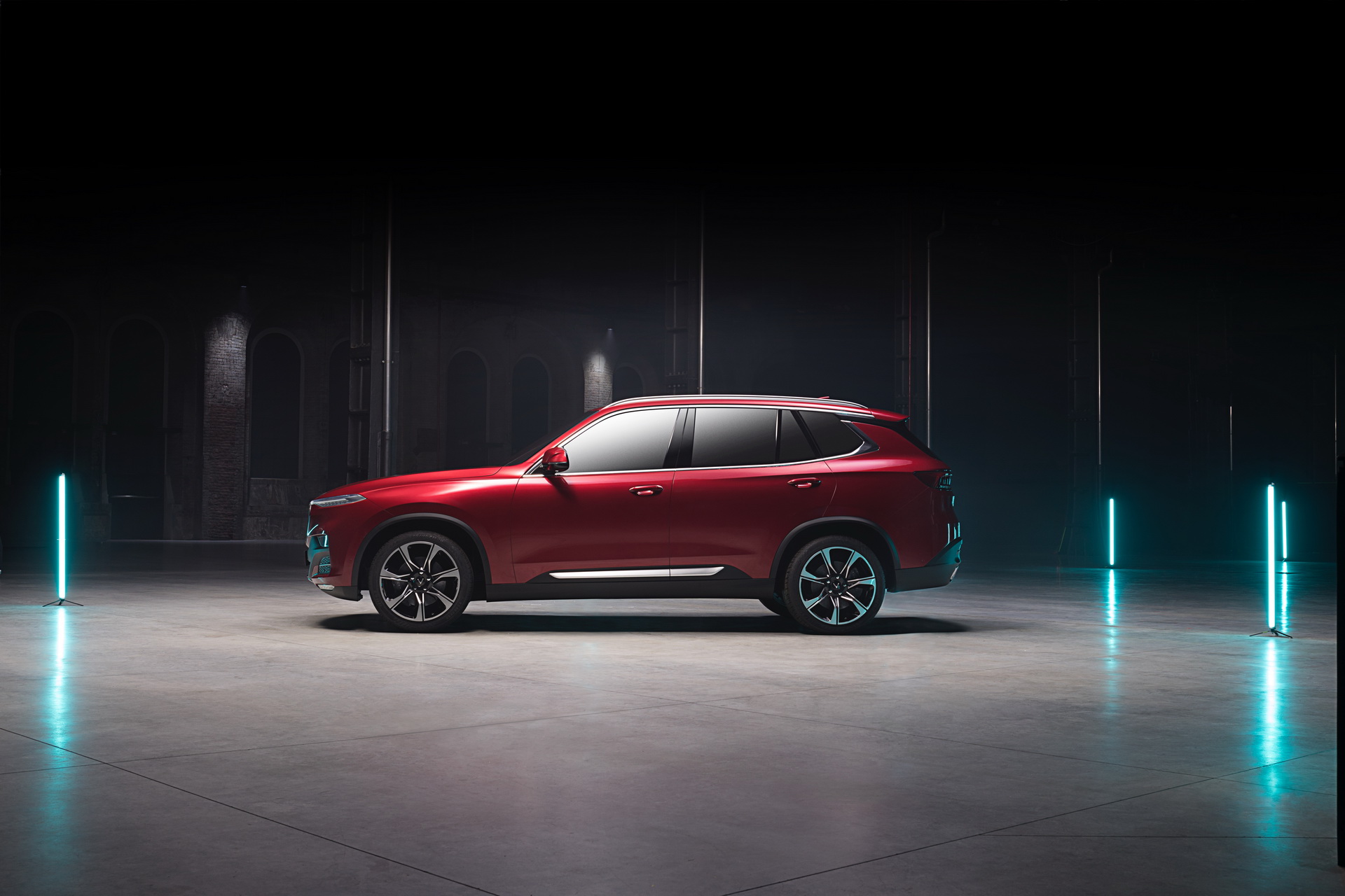 vinfast suv sedan paris debuts 25 VinFast Details LUX SA2.0 SUV and A2.0 Sedan In Paris