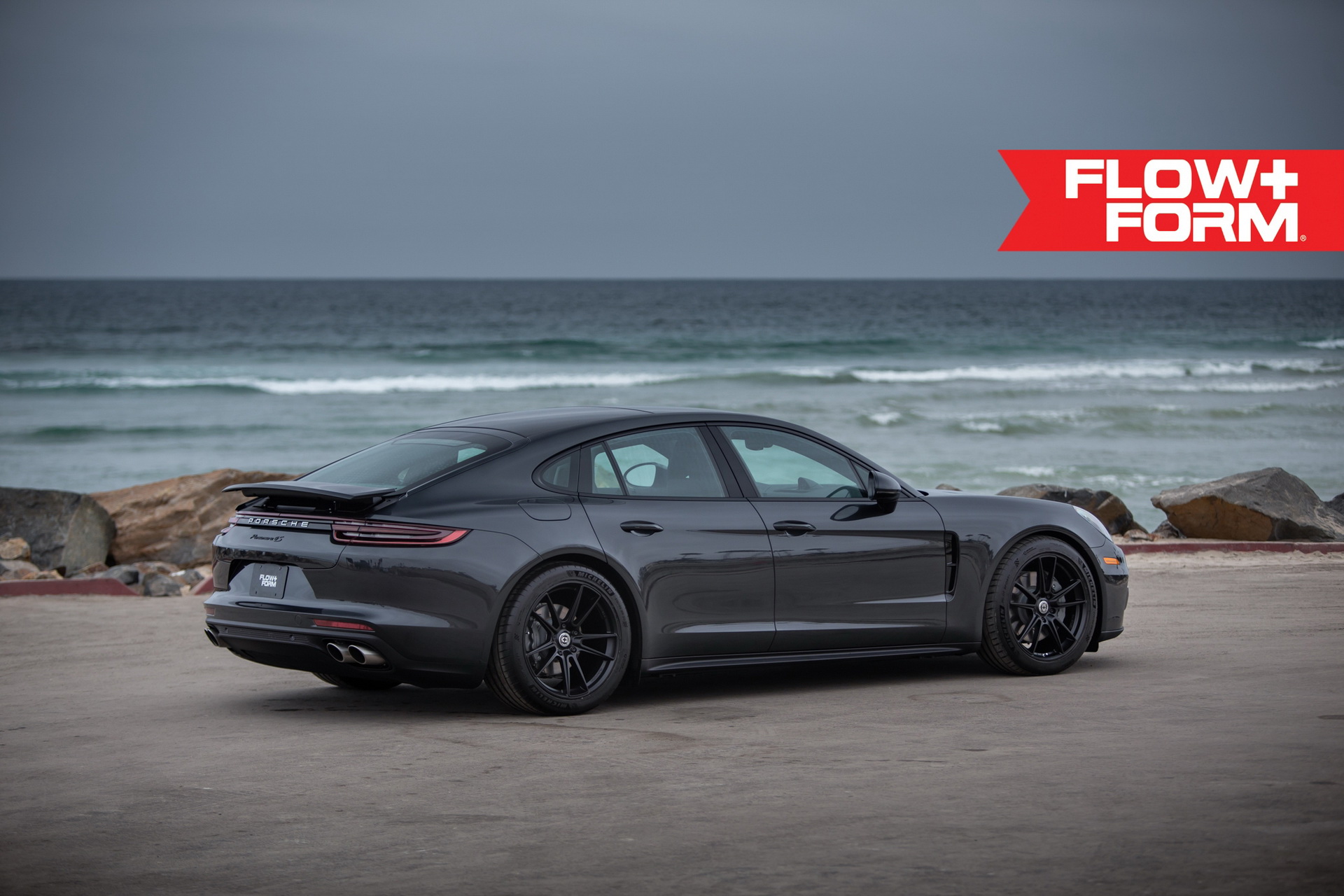 porsche panamera 4s hre wheels tarmac 12 Porsche Panamera 4S Straps On ‘Tarmac’ (i.e. Black) Custom Wheels