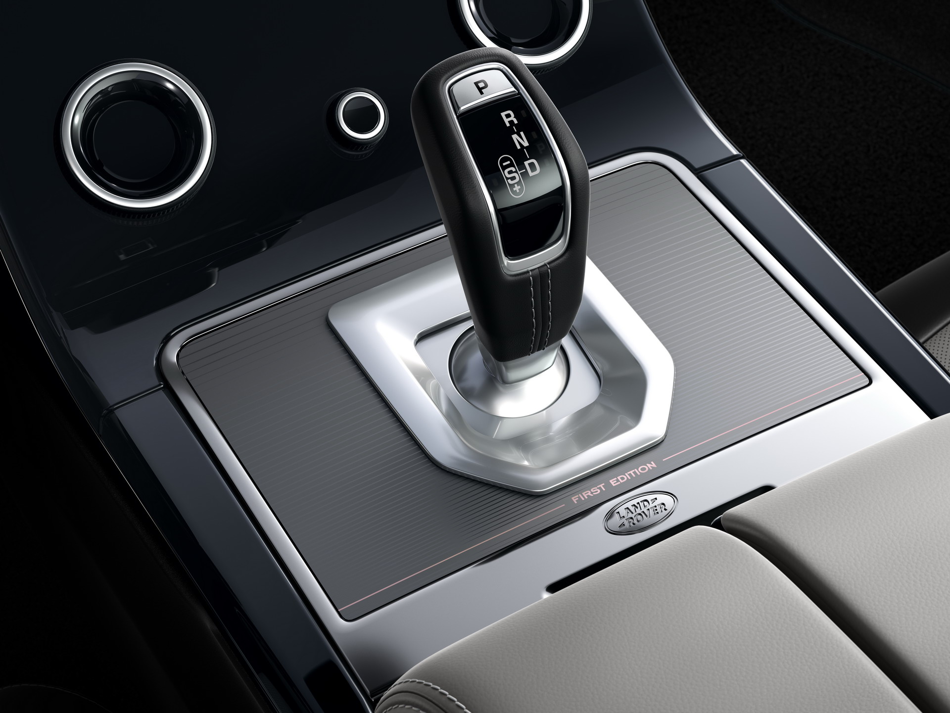 2020 Range Rover Evoque 41 2020 Range Rover Evoque Is A Baby Velar In A Short Skirt (Live Gallery)