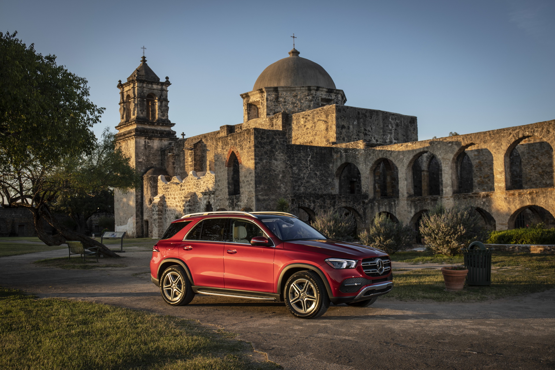 2019-Mercedes-GLE-74 2019 Mercedes GLE Detailed: More Tech, More Space, More Everything
