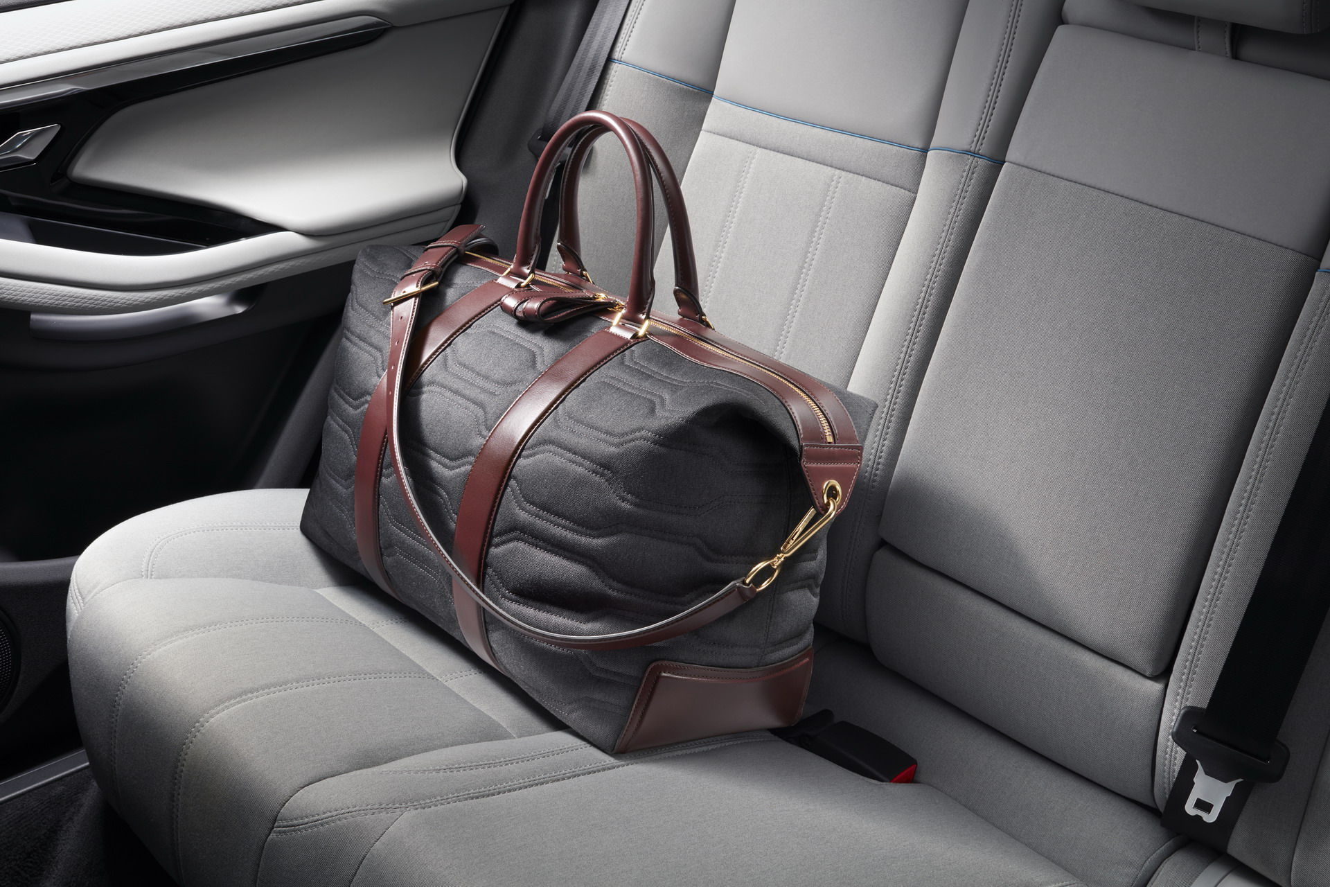 2020 Range Rover Evoque 76 2020 Range Rover Evoque Is A Baby Velar In A Short Skirt (Live Gallery)