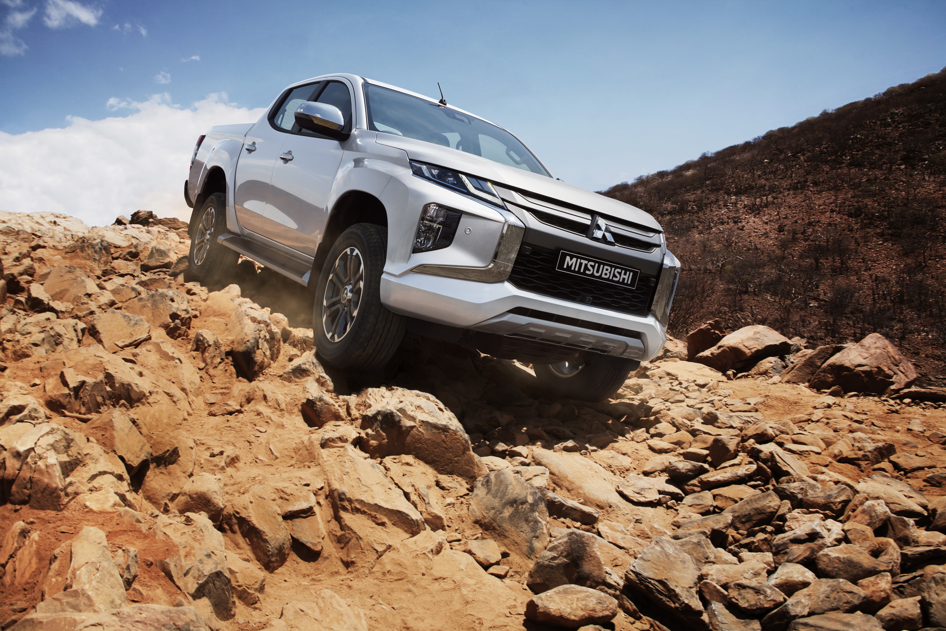 2019 mitsubishi l200 pickup unveiled 1 Updated Mitsubishi L200 Pickup Unveiled With Fresh Styling, Enhanced 4WD System