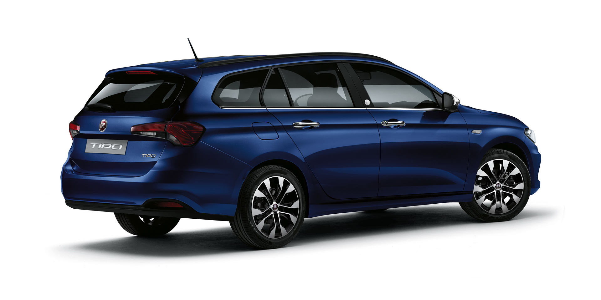 2019 fiat tipo mirror 8 Fiat Tipo Range Enhanced With Mirror And Street Versions