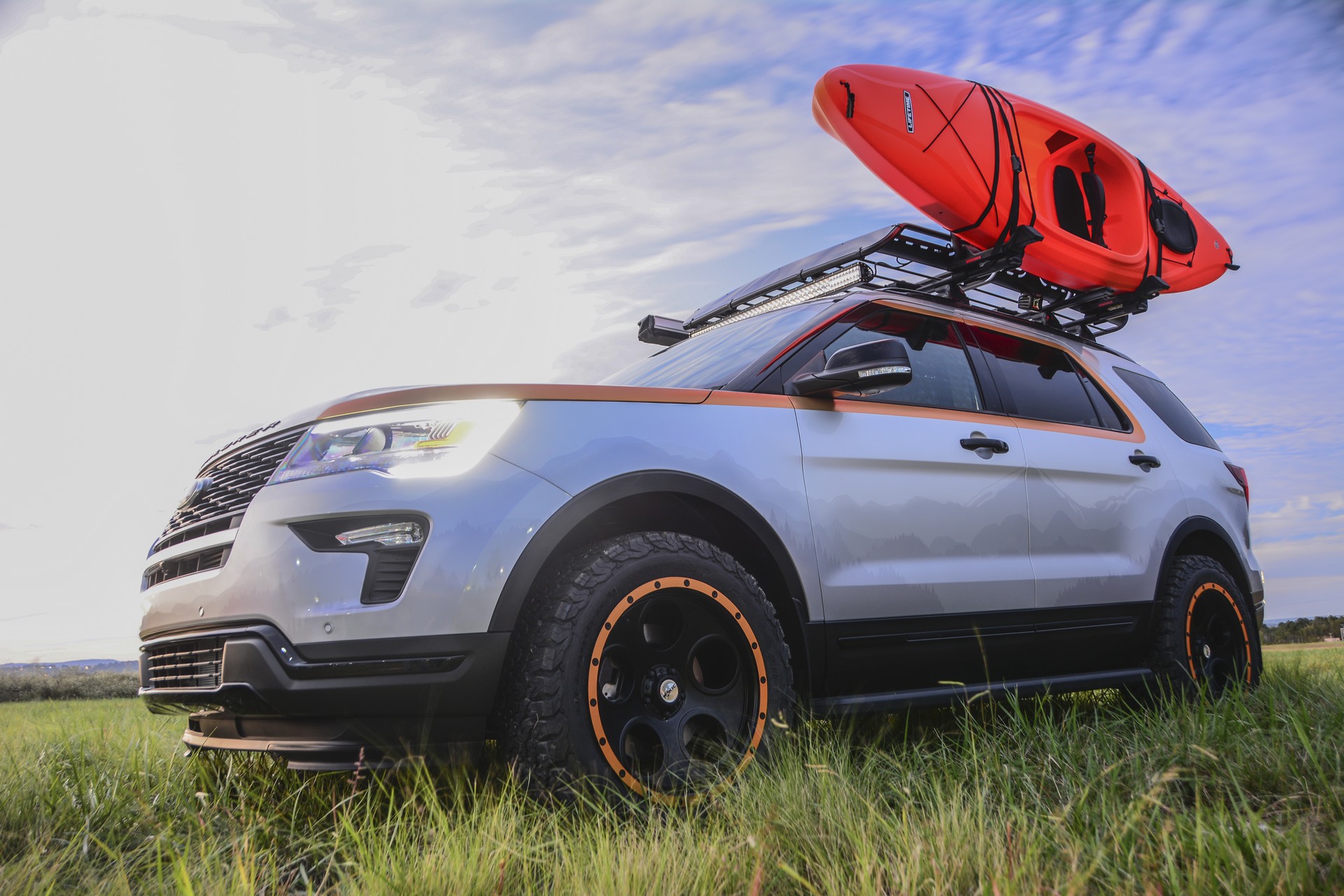 Ford-Explorer-Sport-SEMA-12 Ford Teams Up With Charity To Help Kids With Cancer Build An Explorer Sport For SEMA