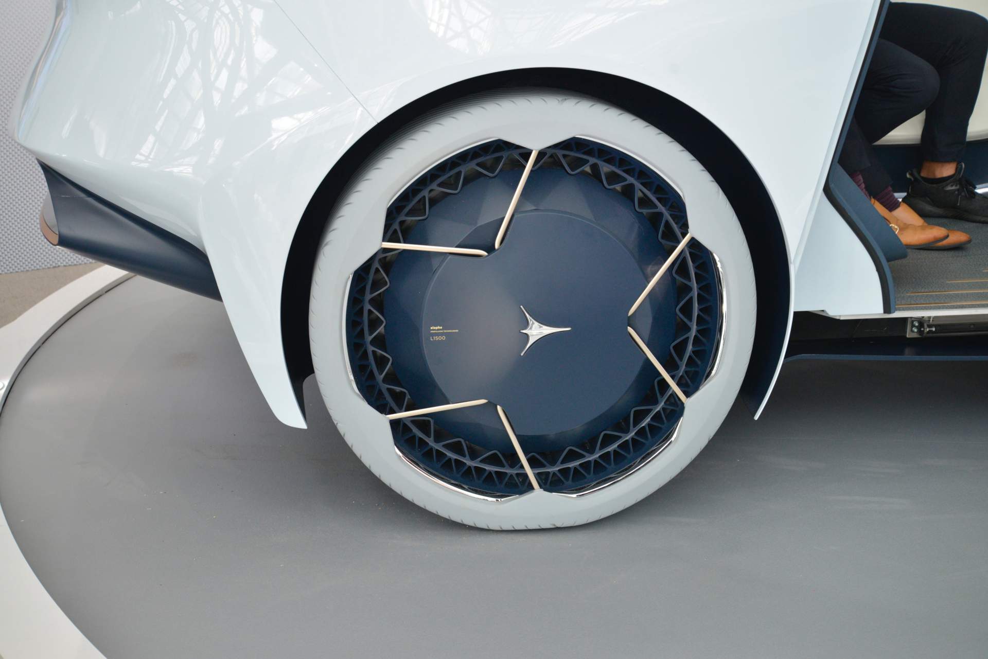 Icona Nucleus Concept at LA Auto Show 3 Icona Nucleus Concept Previews A Future Petrolheads Hate To Think About