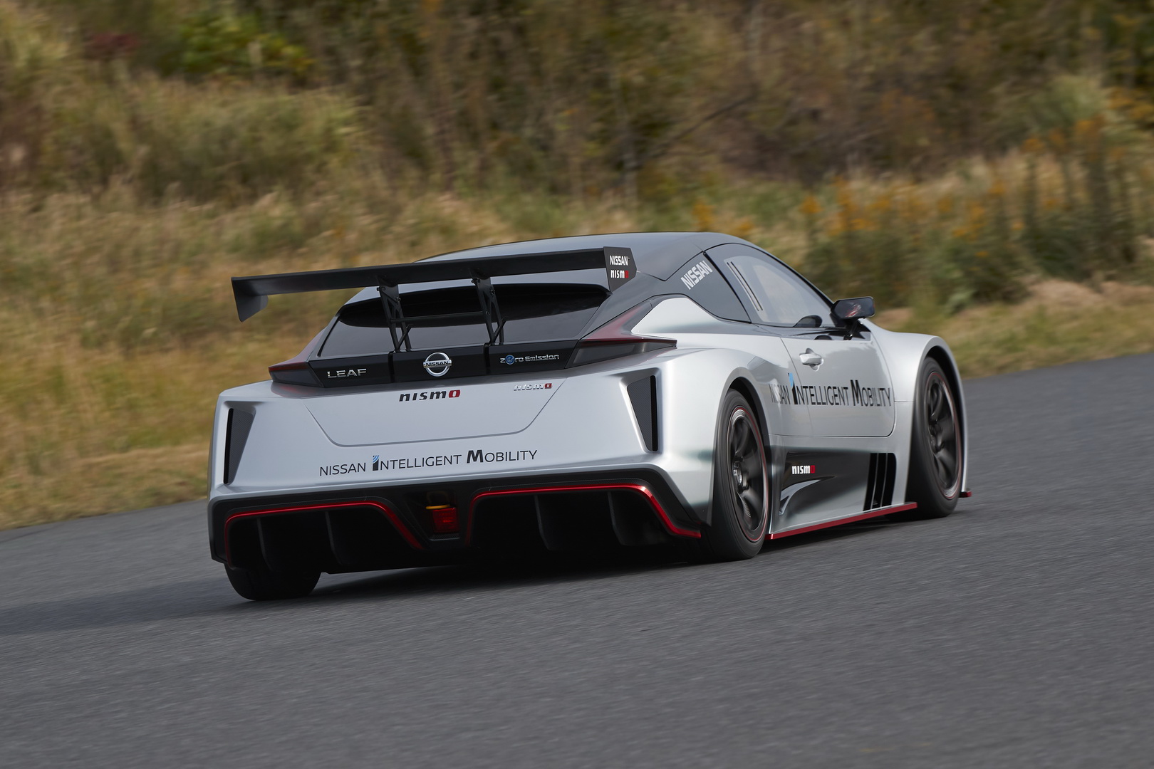 2018 LEAF NISMO RC 11 New Nissan Leaf Nismo RC Debuts With Carbon Monocoque, 322HP